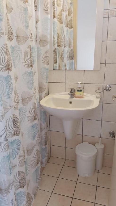 Economy Double or Twin Room photo 3