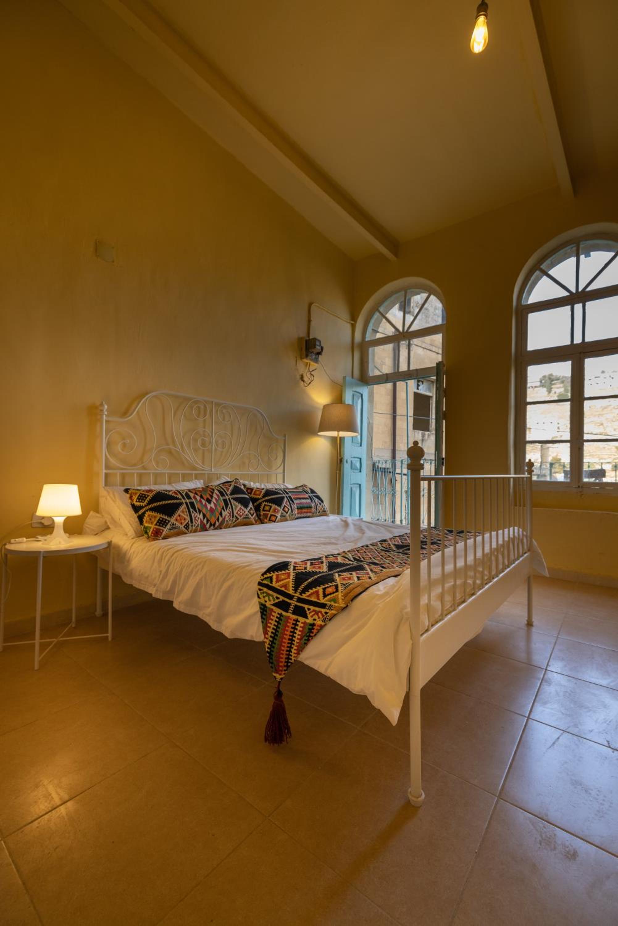 Double Room with Balcony - Photo 4