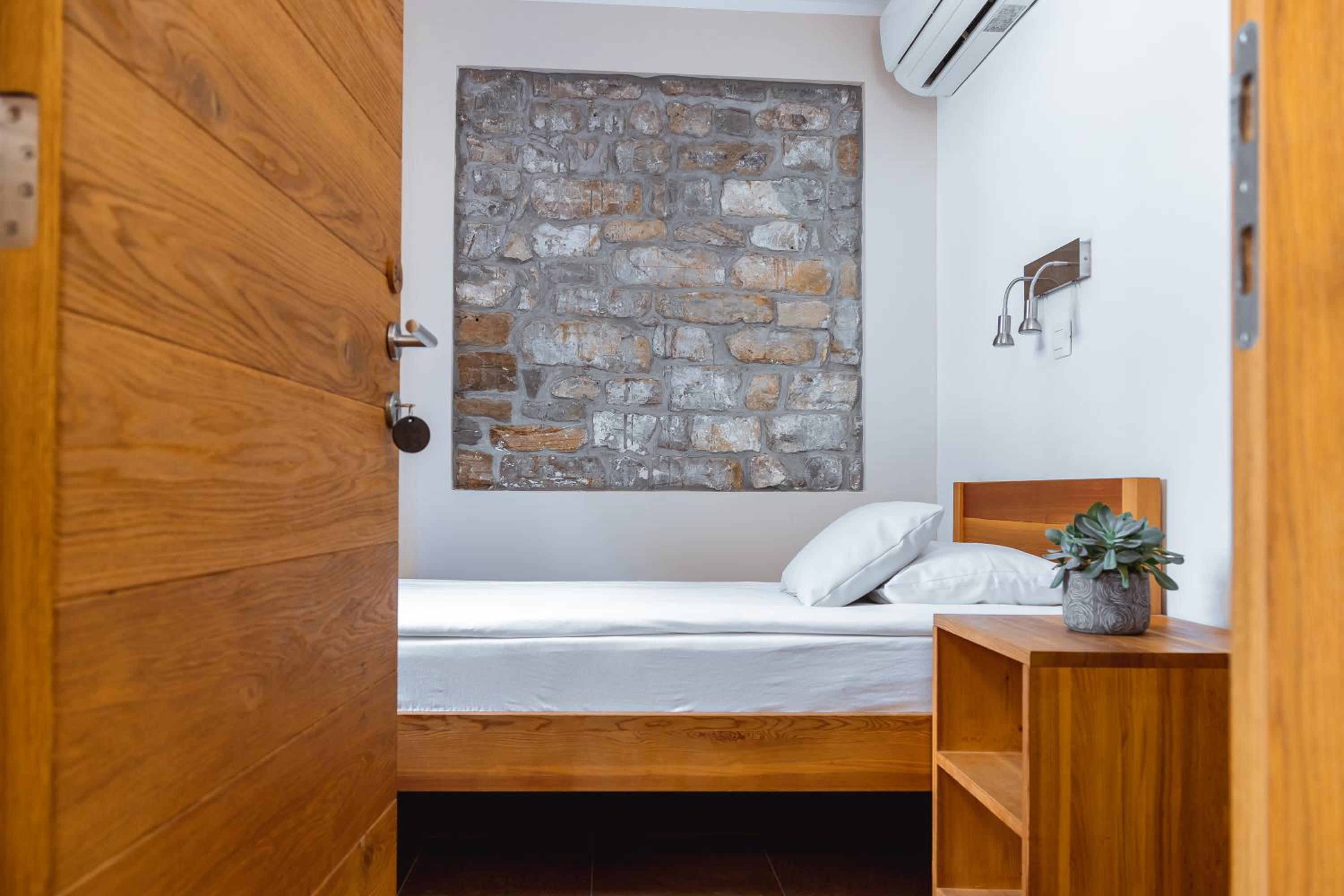 Single Room photo 3