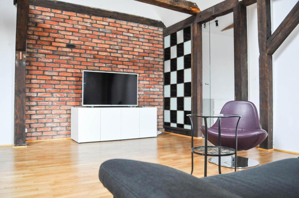 One-Bedroom Apartment - Photo 6