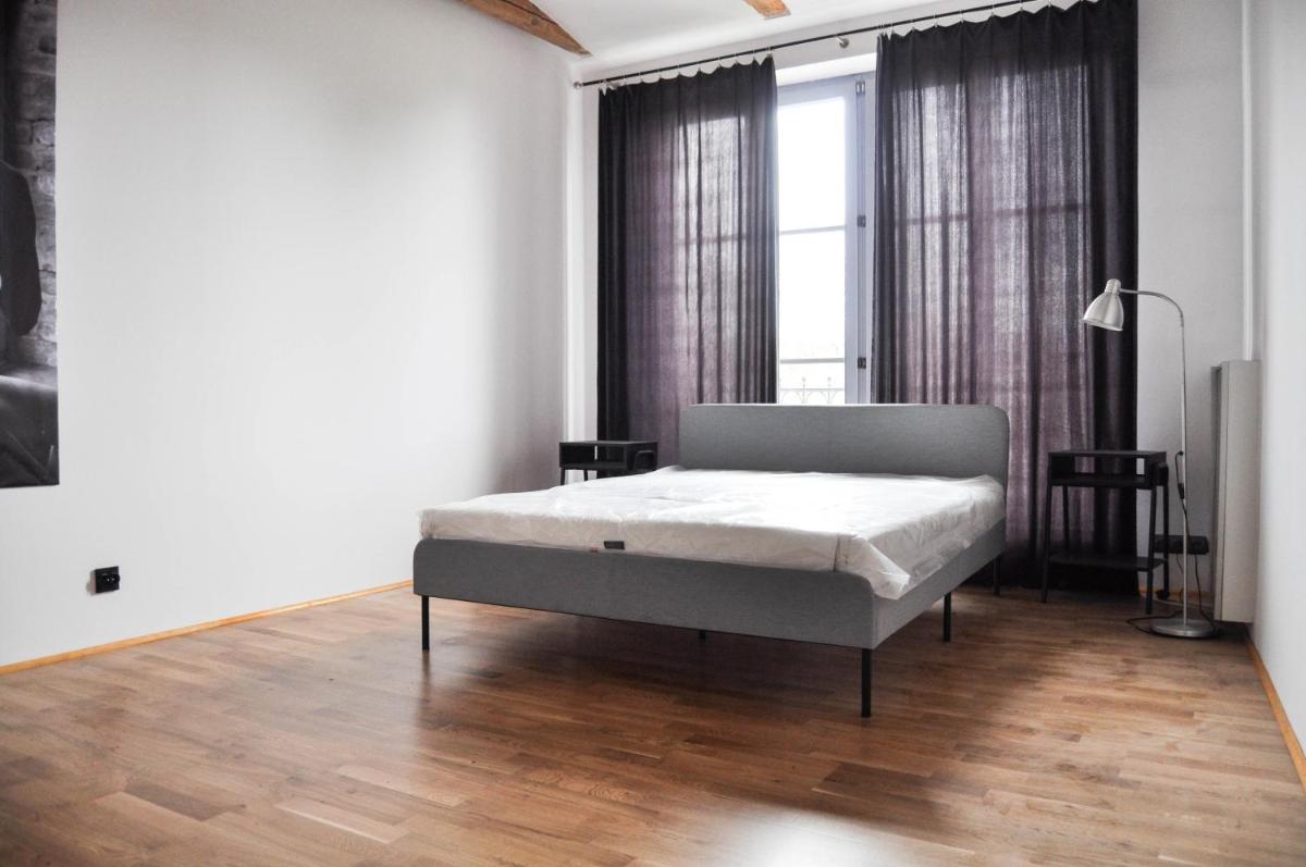 One-Bedroom Apartment - Photo 9