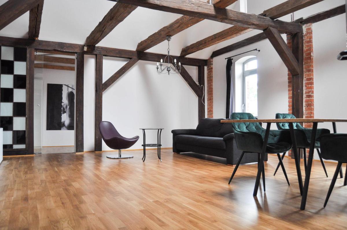 One-Bedroom Apartment - Photo 1