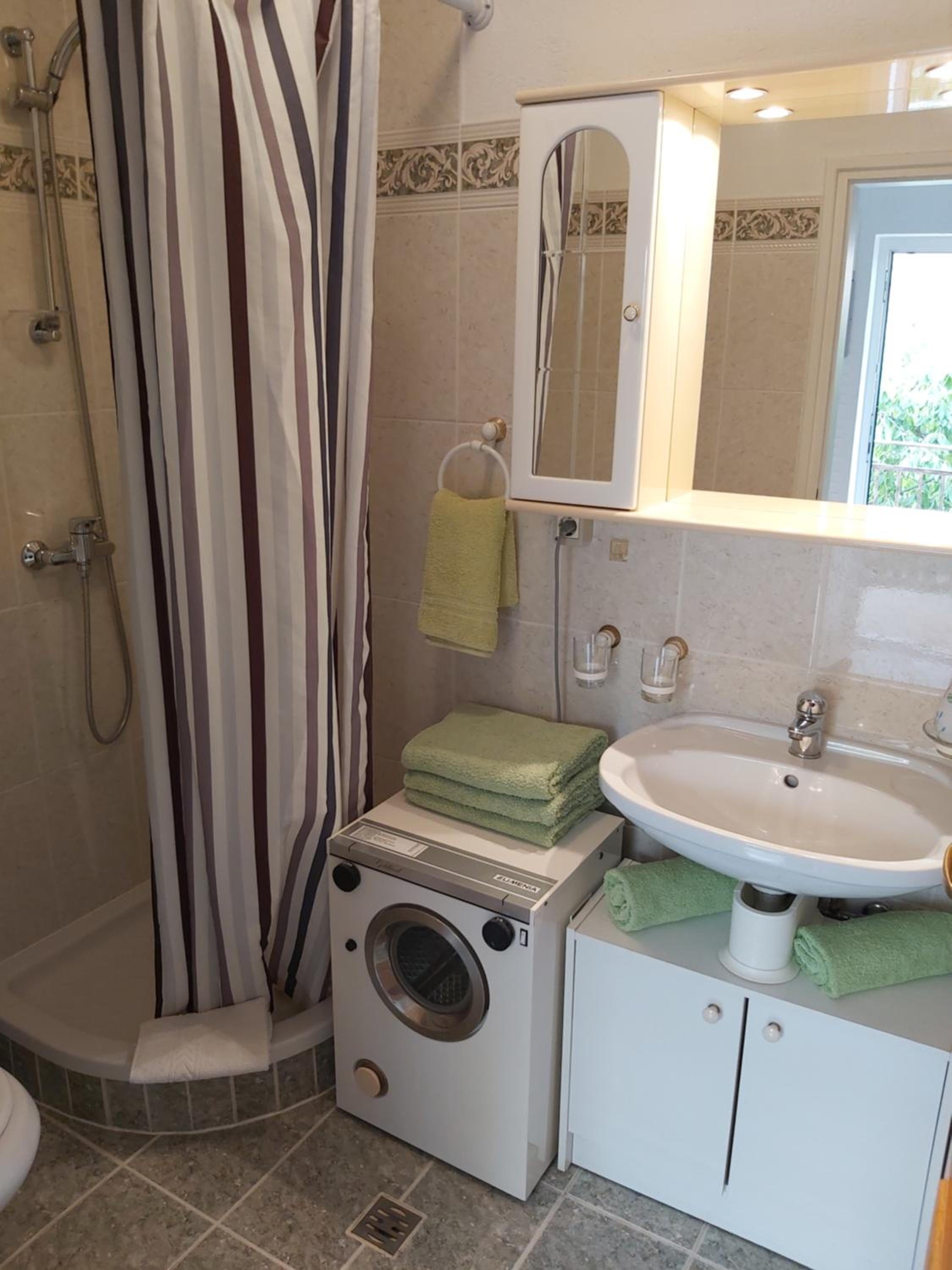 Two-Bedroom House - Photo 15