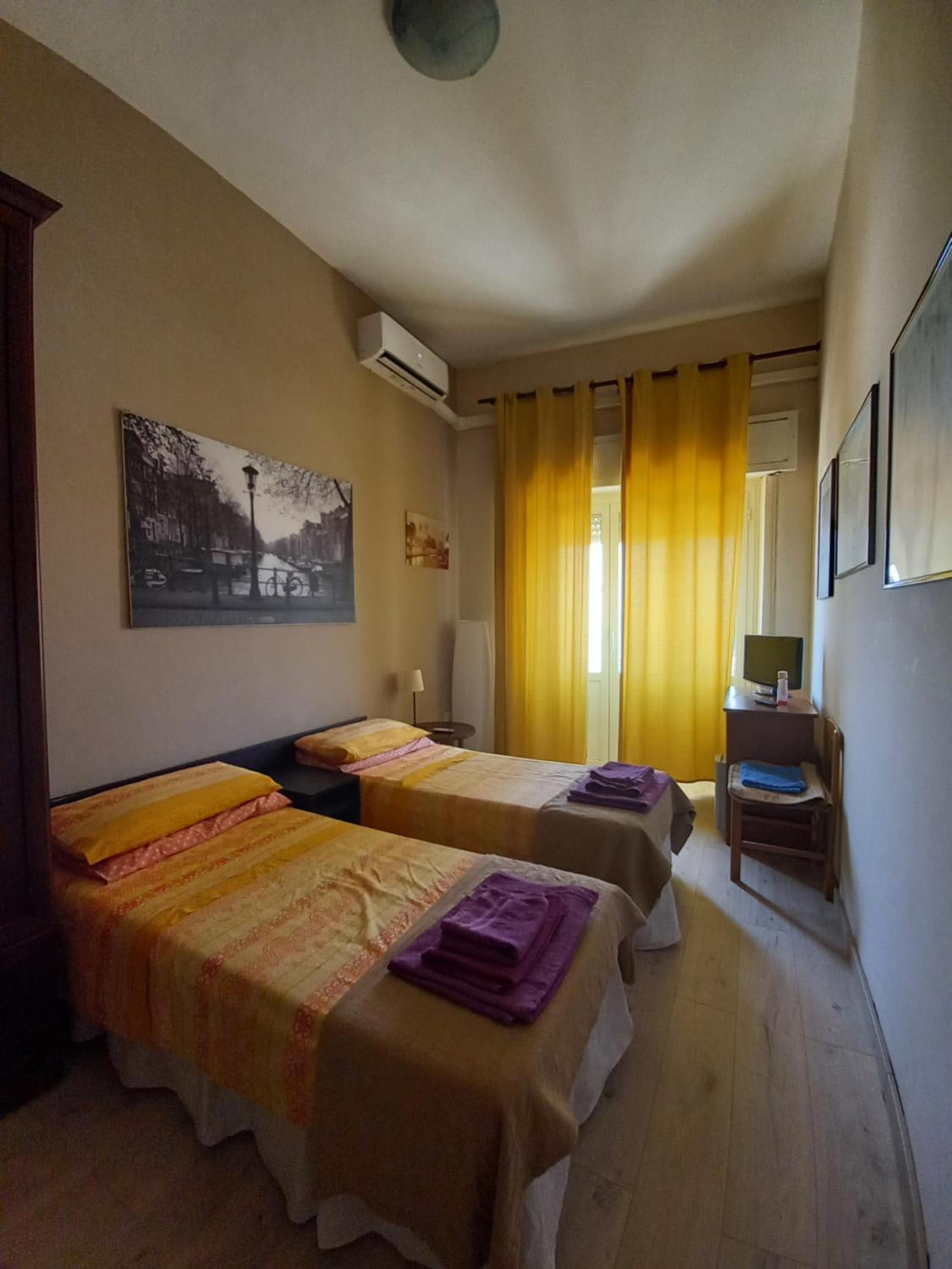 Two-Bedroom House - Photo 20