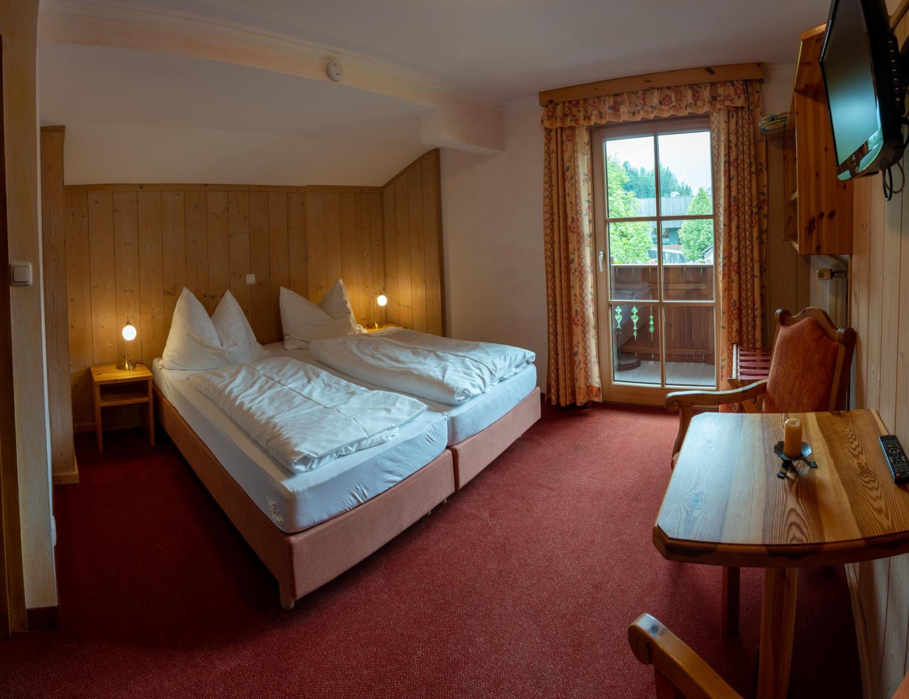 Small Twin Room photo 2