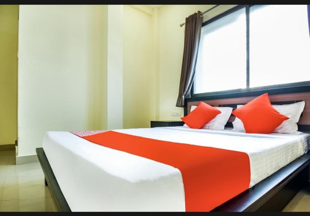 Deluxe Double Room - Photo 9