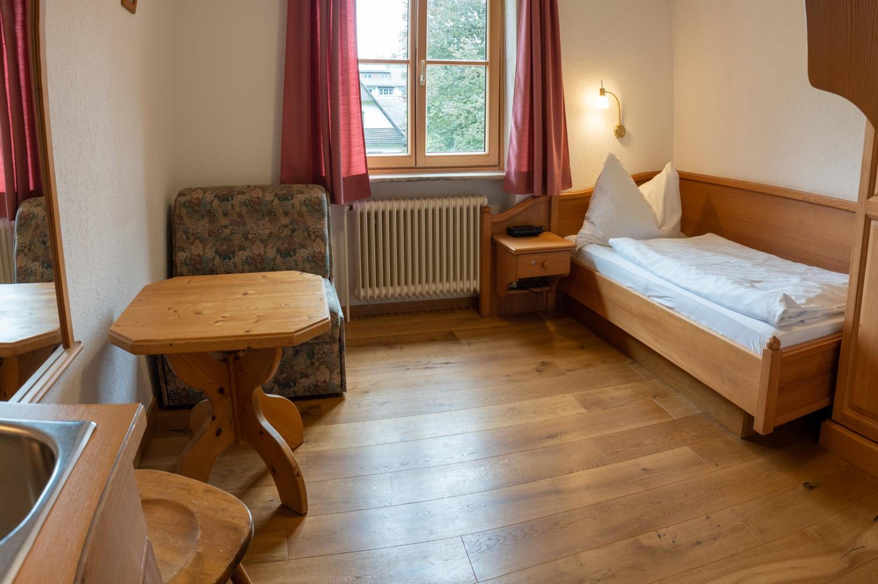 Single Room photo 2