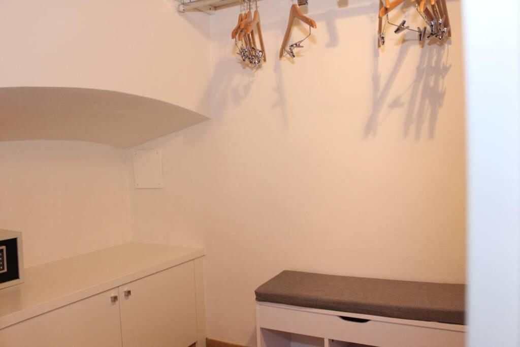 One-Bedroom Apartment photo 3