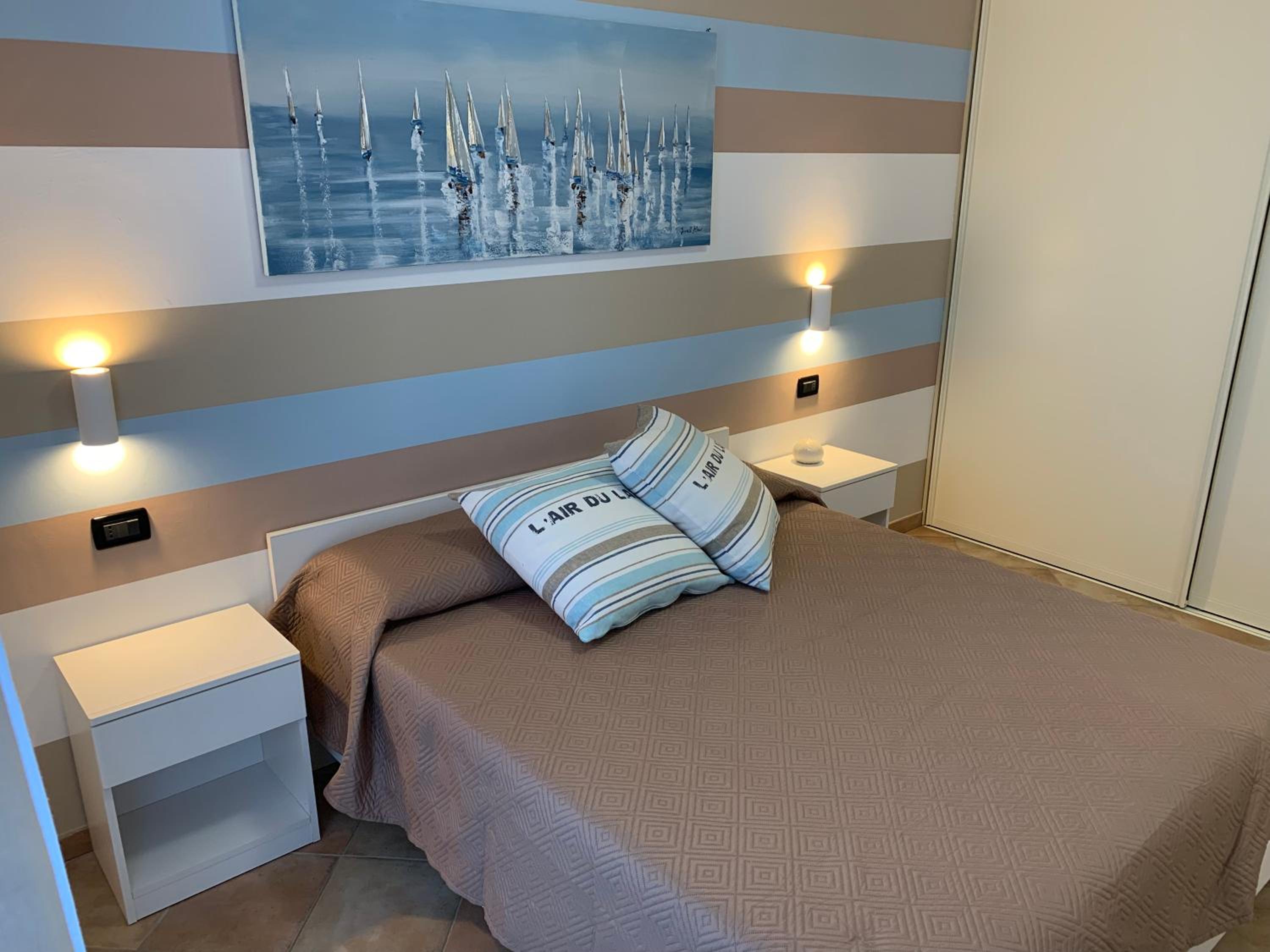 One-Bedroom Apartment - Photo 37