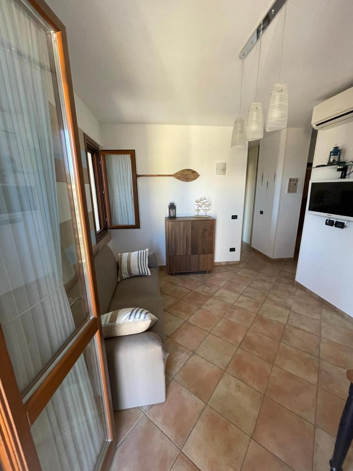 One-Bedroom Apartment - Photo 6