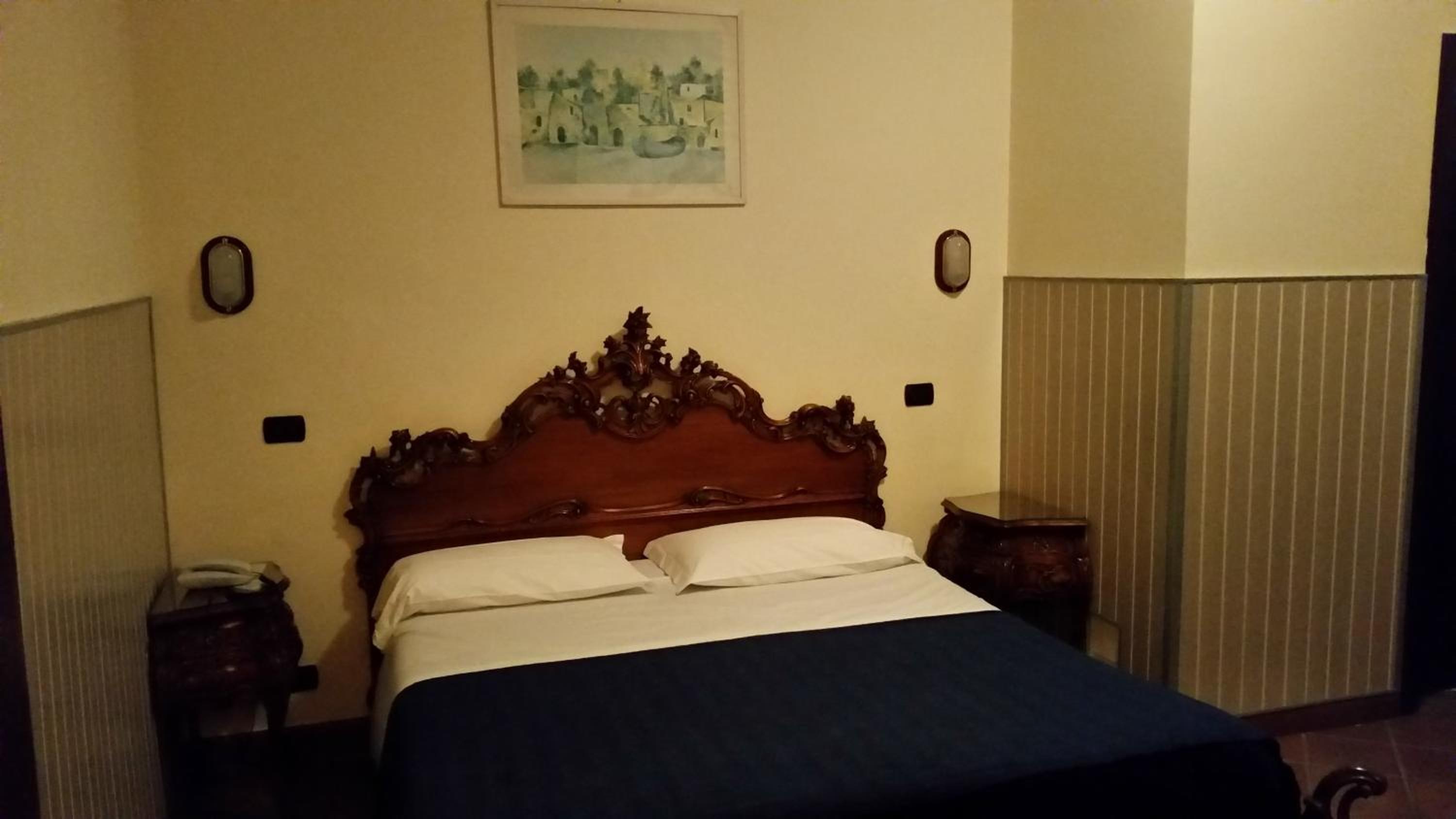 Double or Twin Room photo 3