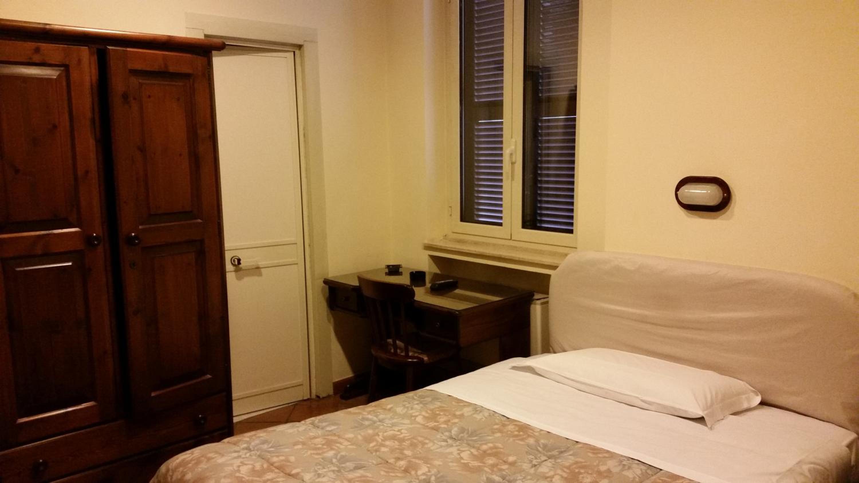 Single Room with French Bed photo 1