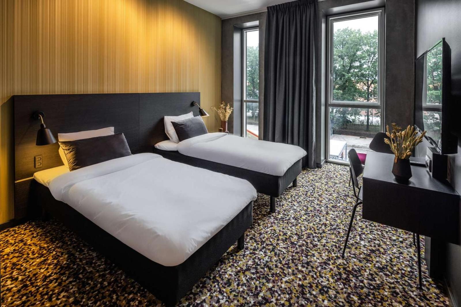 Twin Room - Photo 2