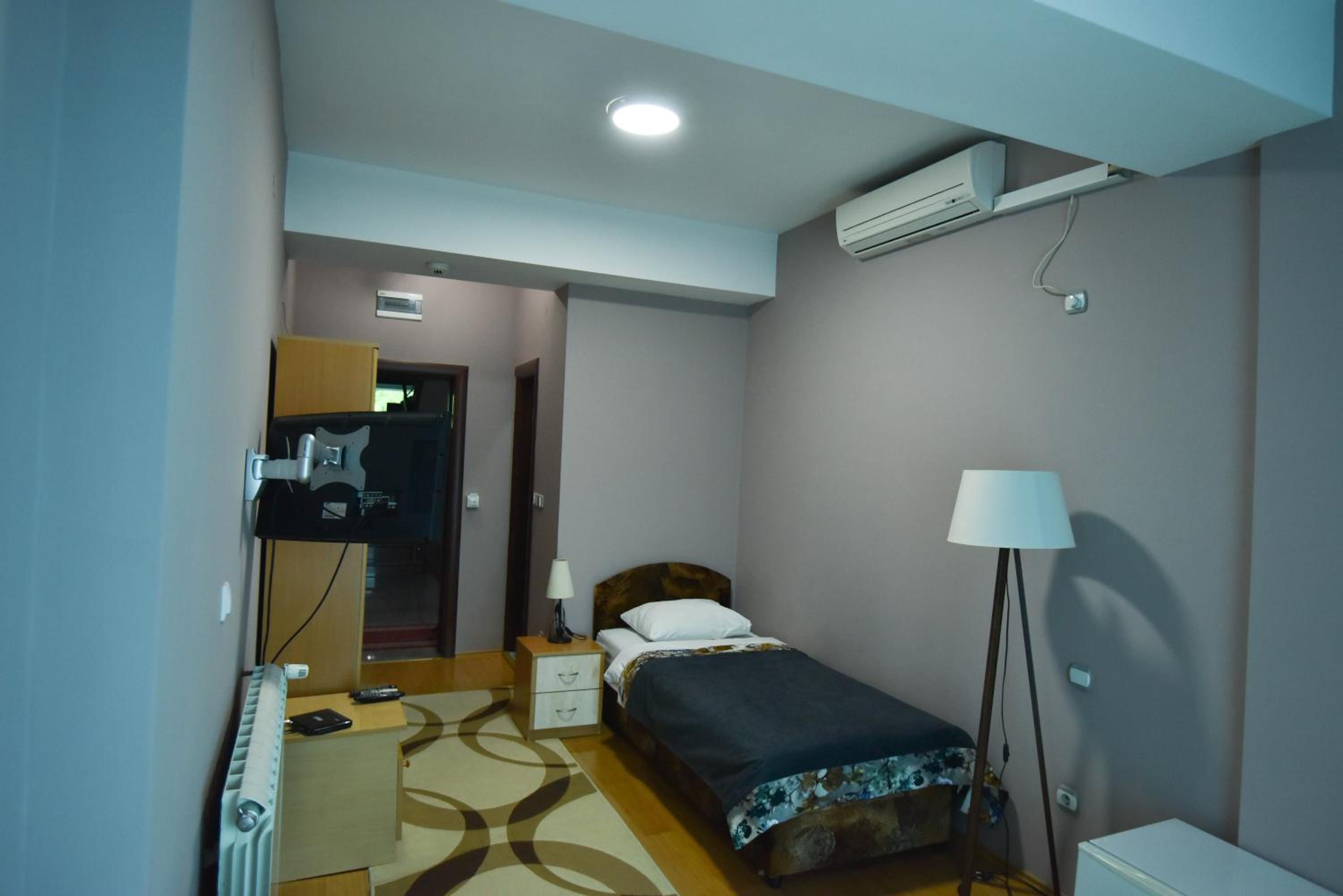 Single Room photo 2