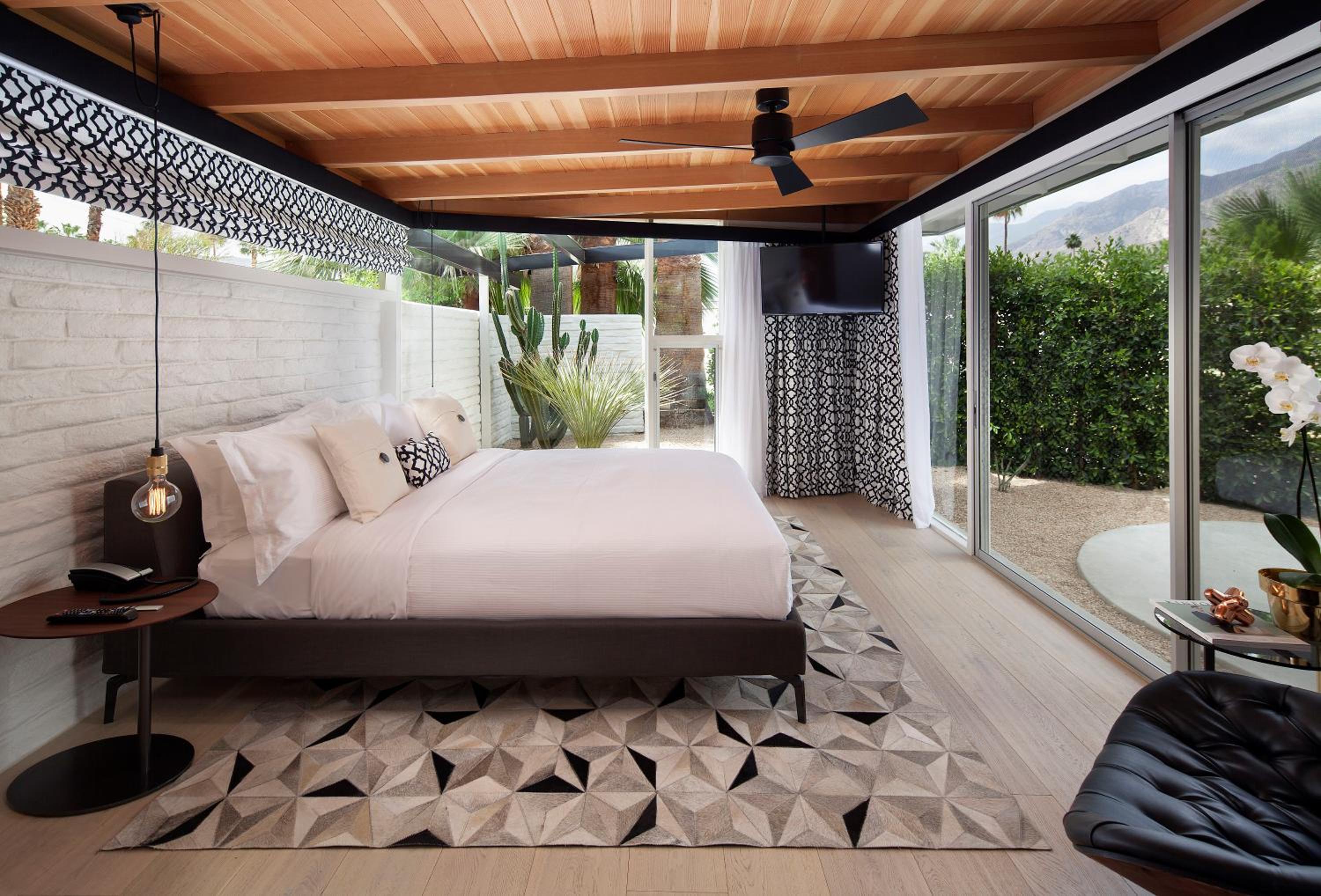Deluxe Bungalow with Pool View