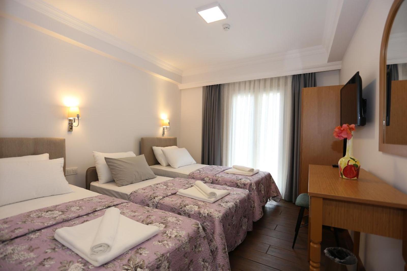 Triple Room - Photo 9