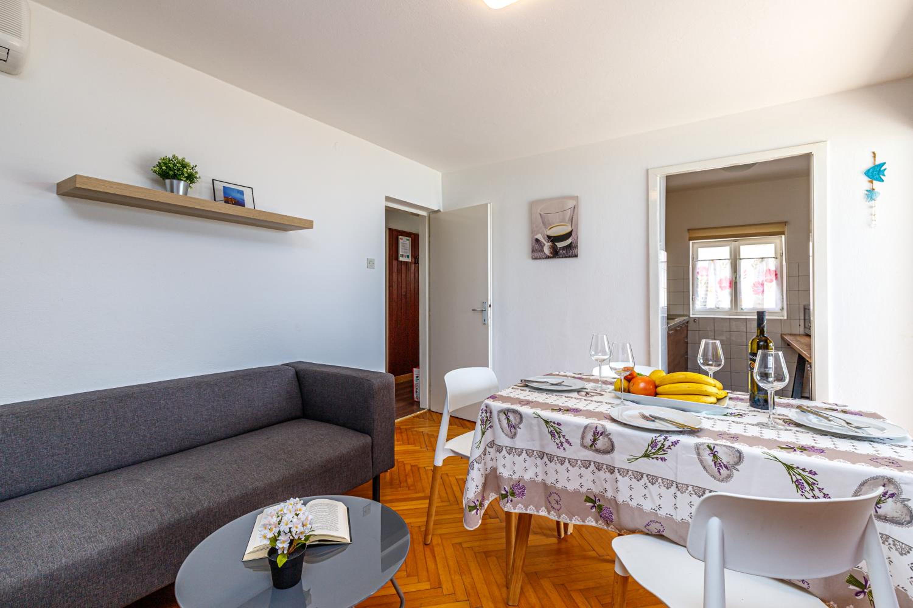 No 4. Two-Bedroom Apartment with Balcony and Sea View - Upper Floor photo 2