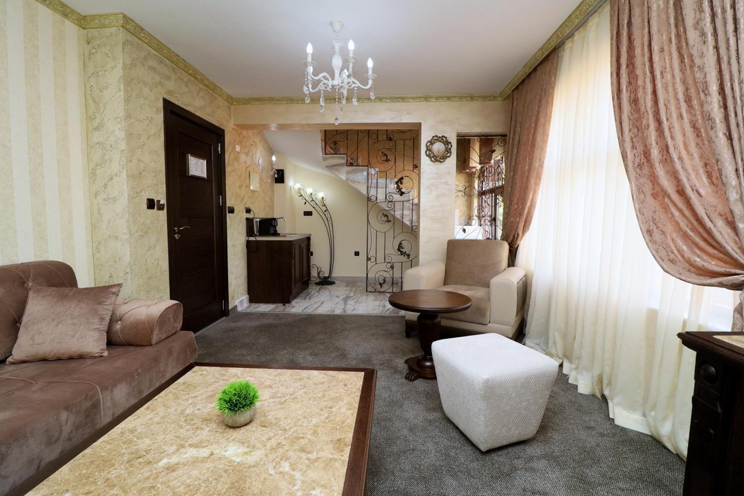 Maisonette photo 1
