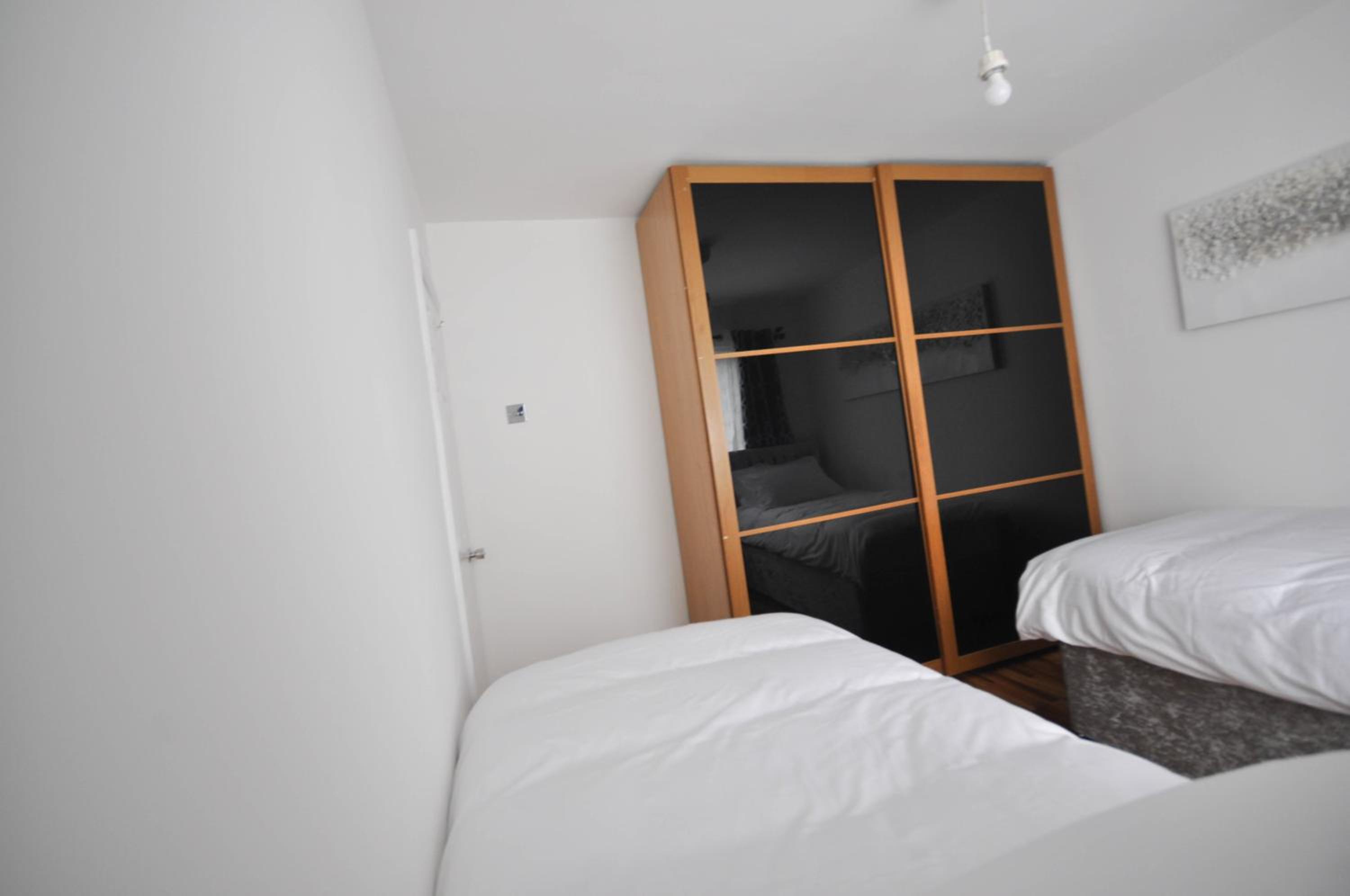 Two-Bedroom Apartment - Photo 5