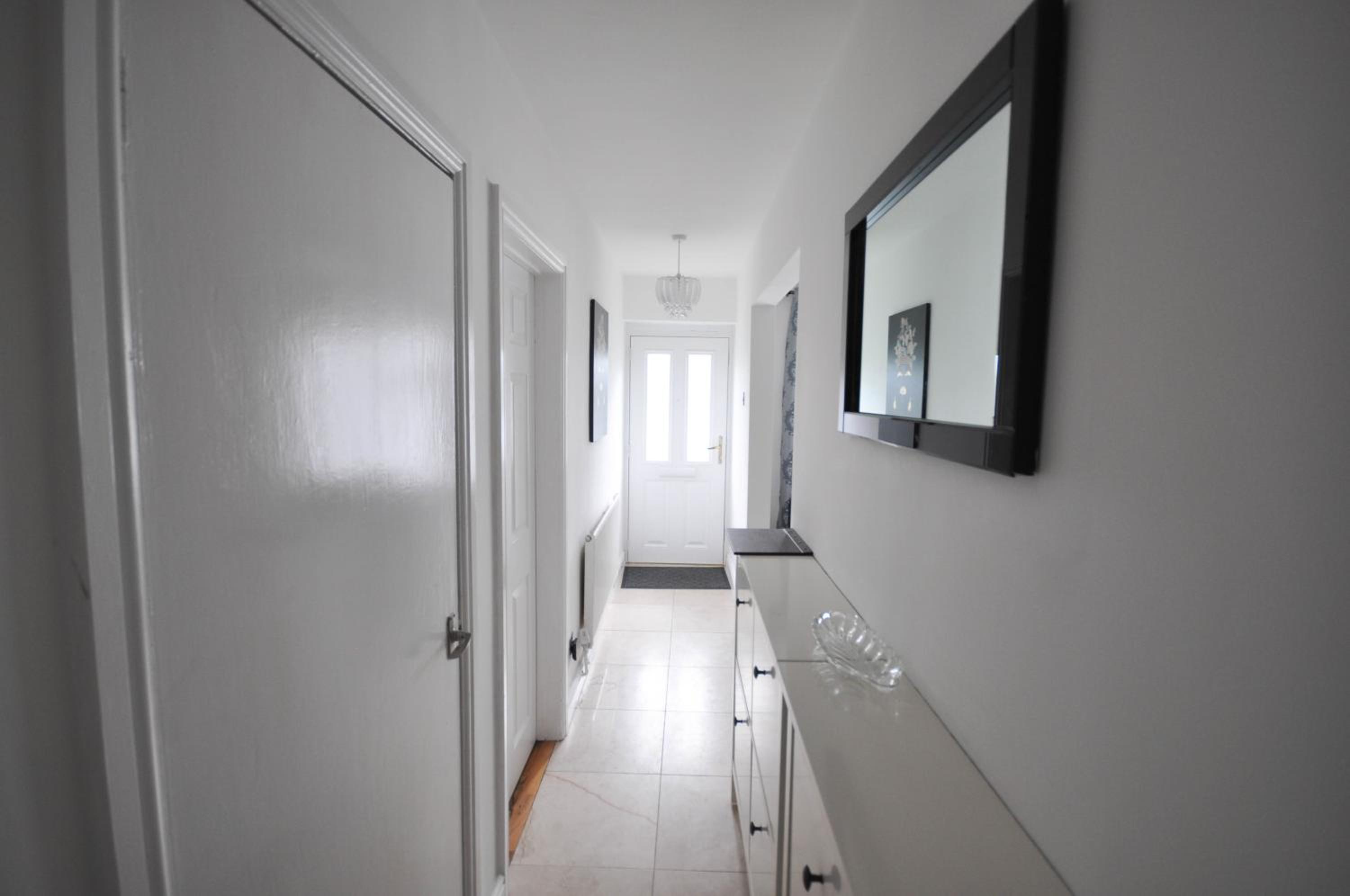 Two-Bedroom Apartment - Photo 11