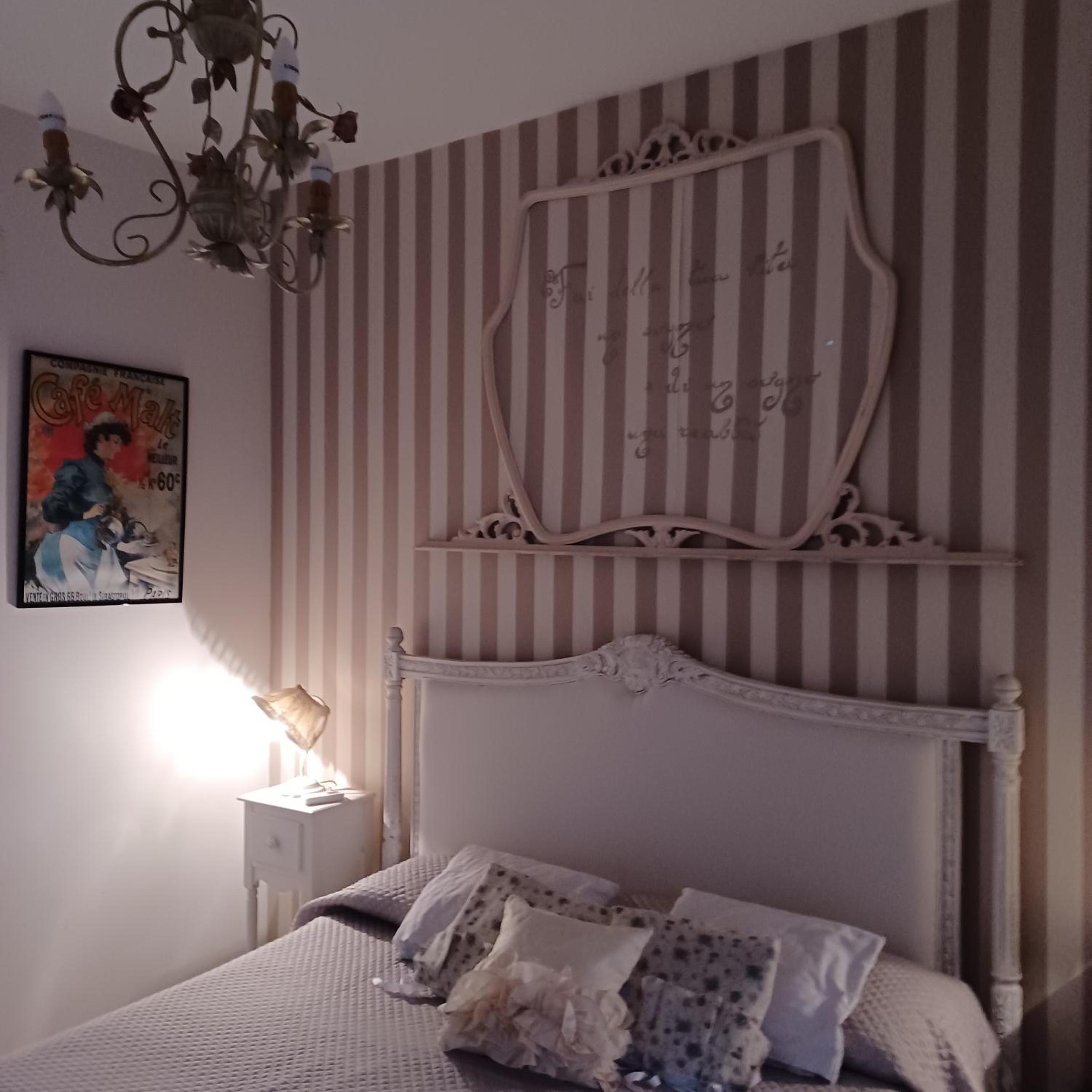 Standard Double Room - Photo 12