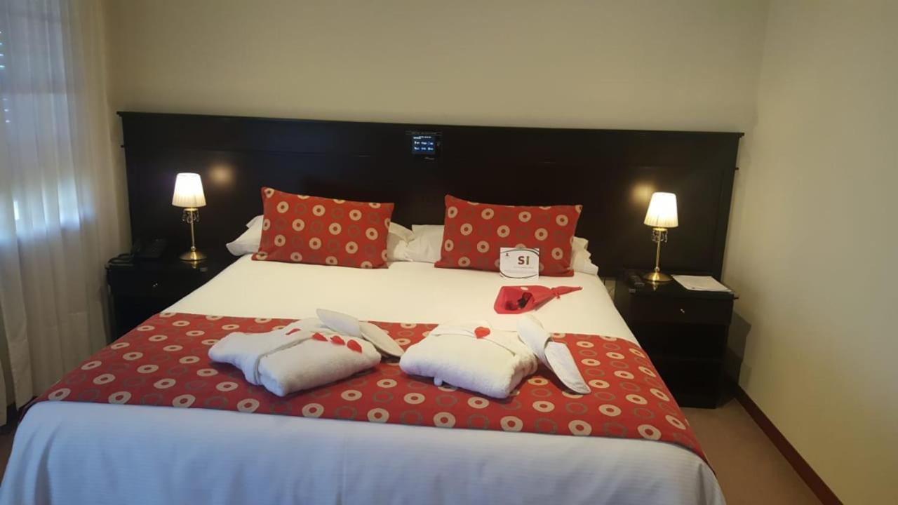 Queen Suite with Spa Bath photo 1