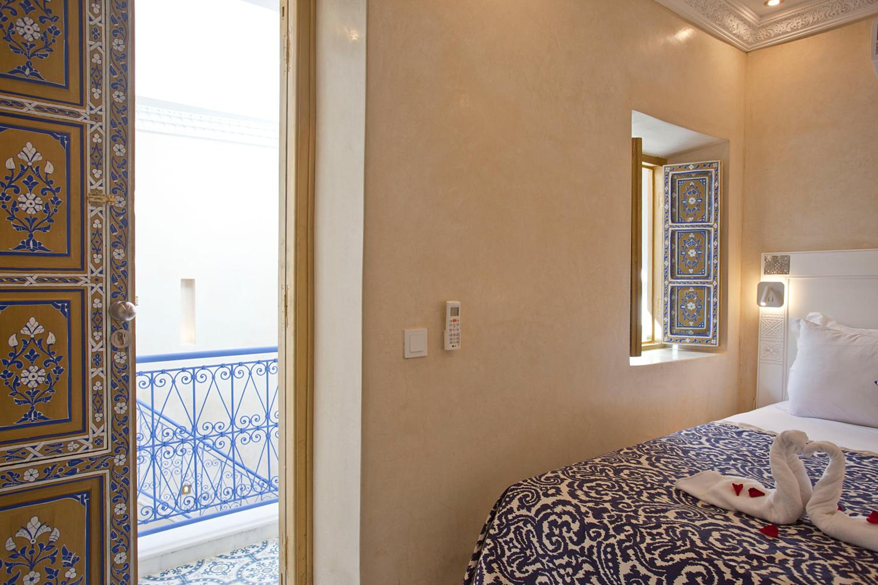 Privatized Blue House (Three bedrooms) - Photo 1