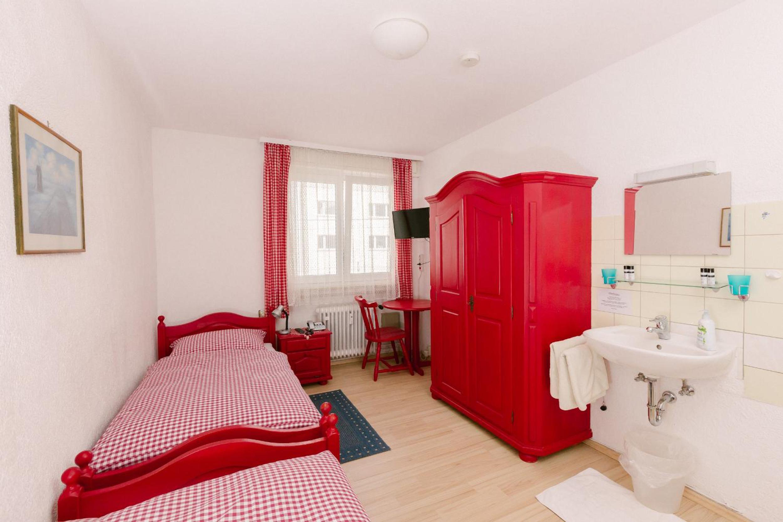 Twin Room With Shared Bathroom