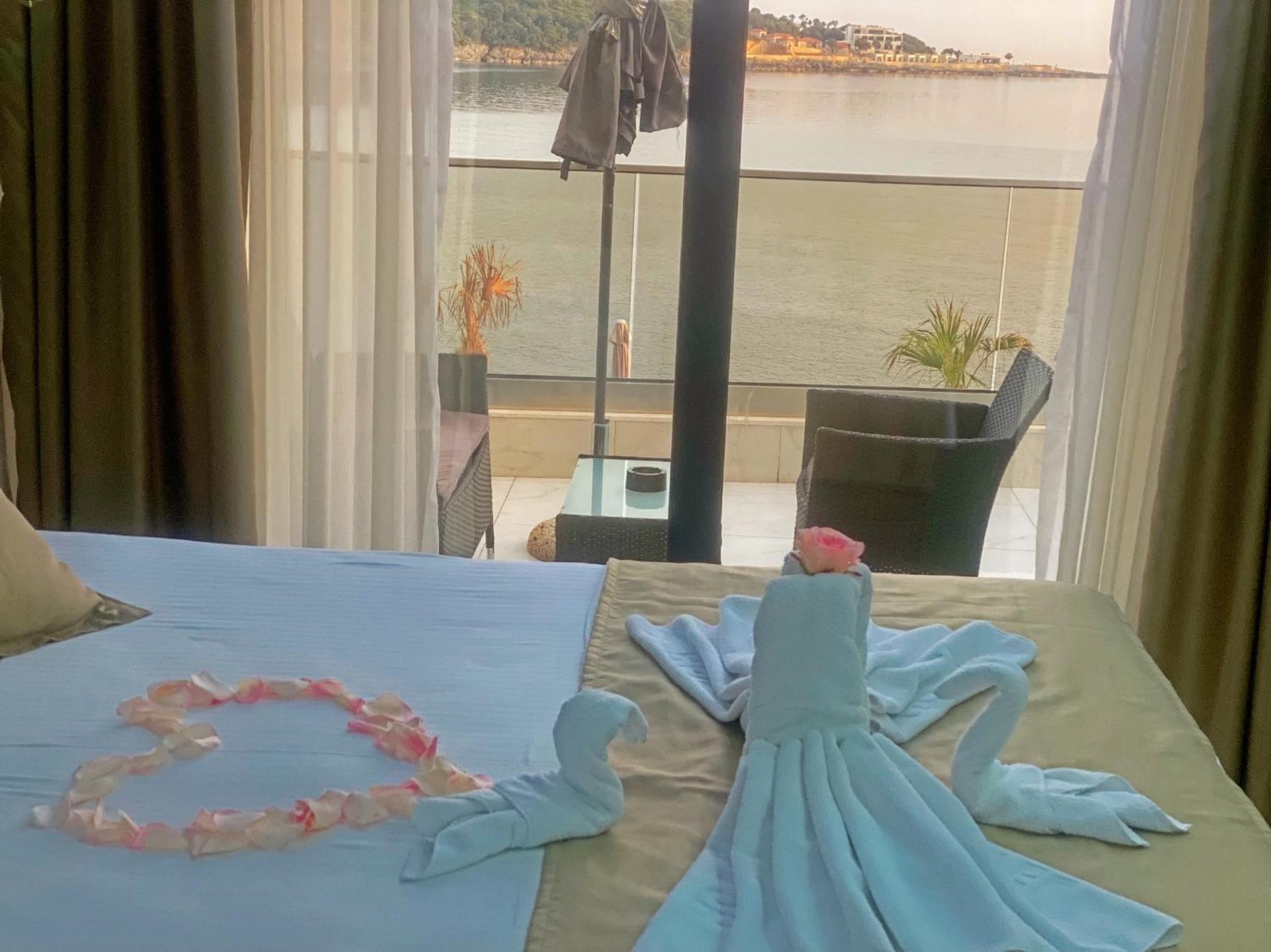 Deluxe Double Room with Sea View photo 2