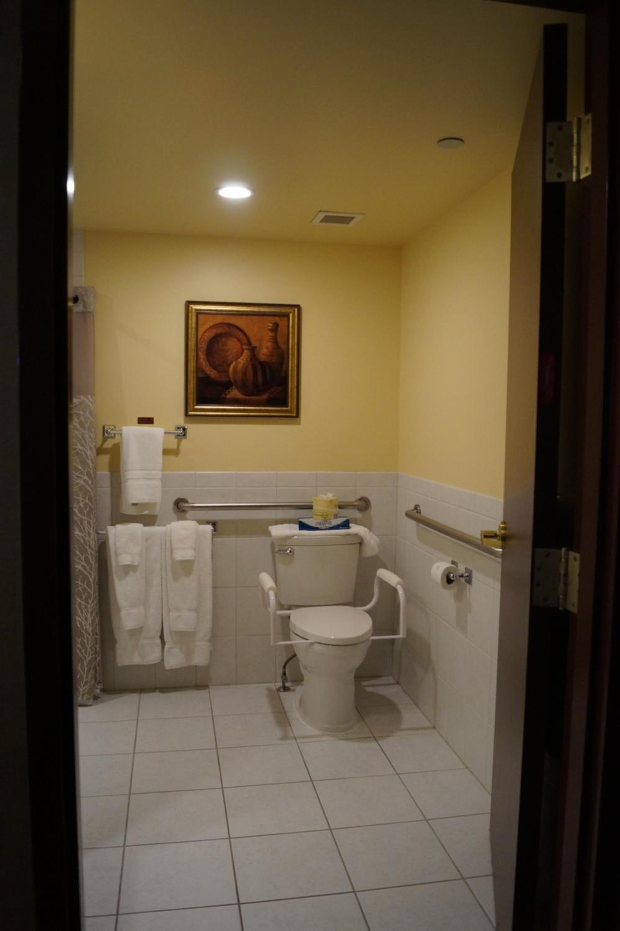 King Room - Disability Access photo 2
