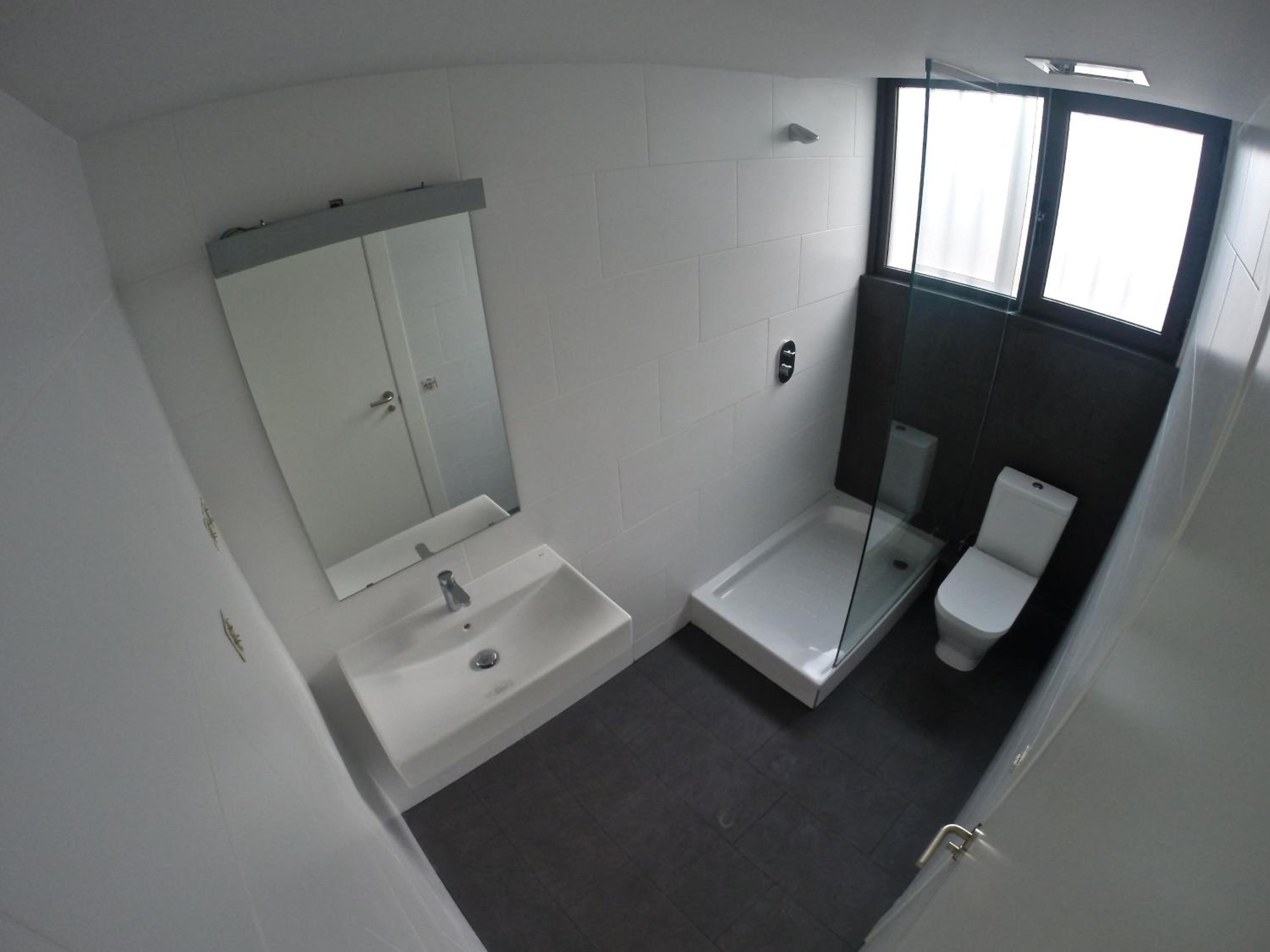 Twin Room with Private Bathroom photo 3