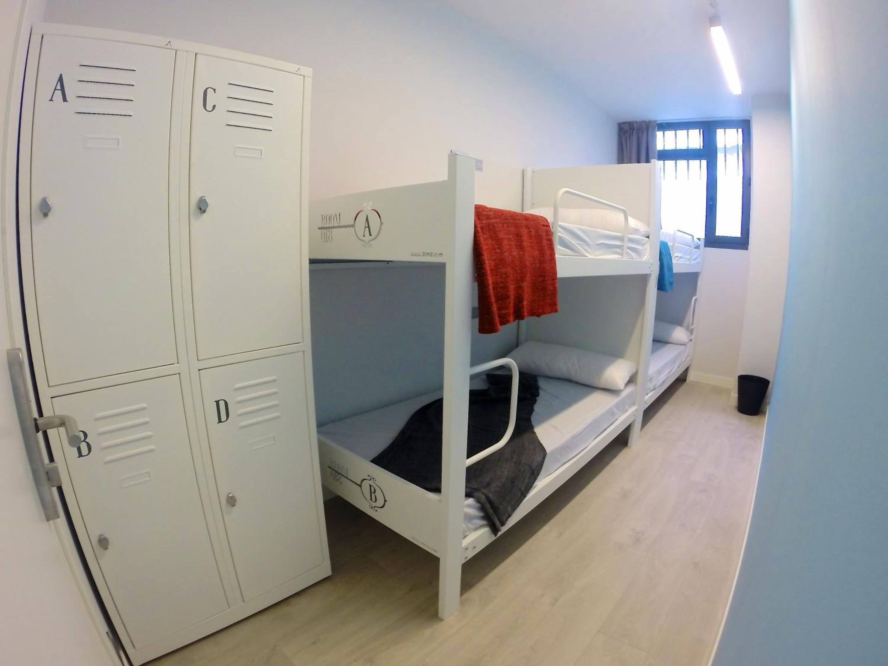 Cama en Habitación Compartida Mixta de 4 Camas