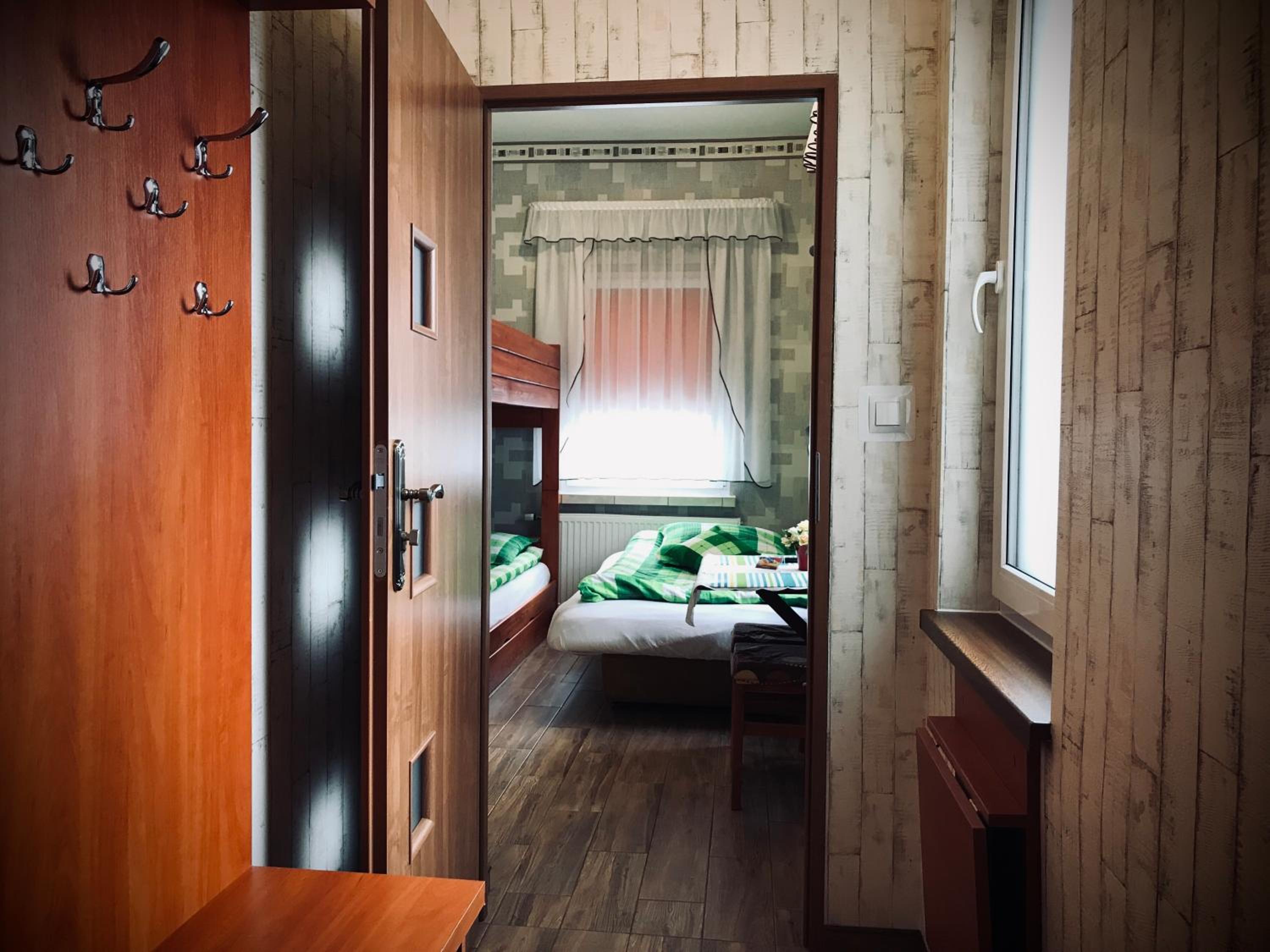 Double Room with Private Bathroom - Photo 7