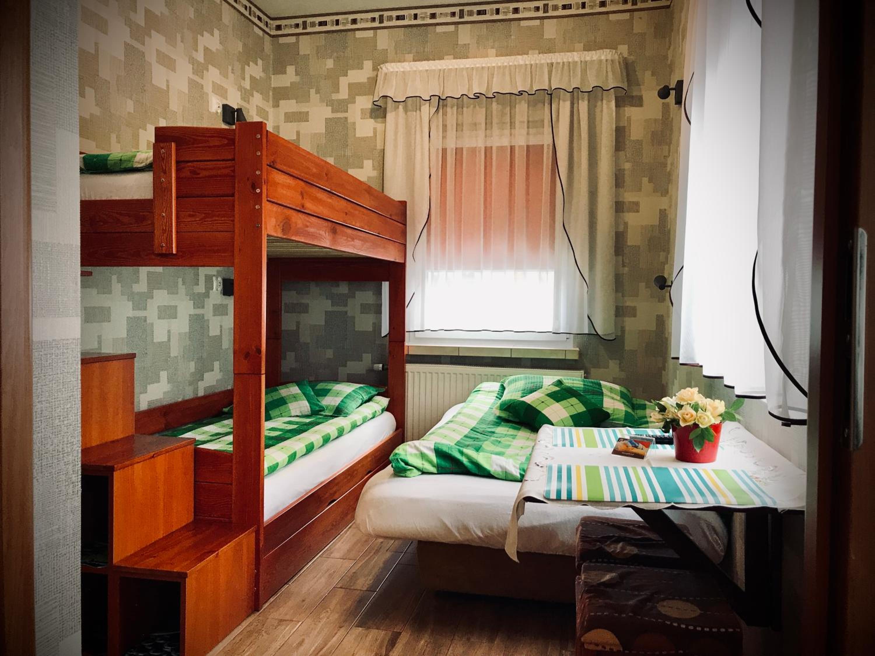 Double Room with Private Bathroom - Photo 3