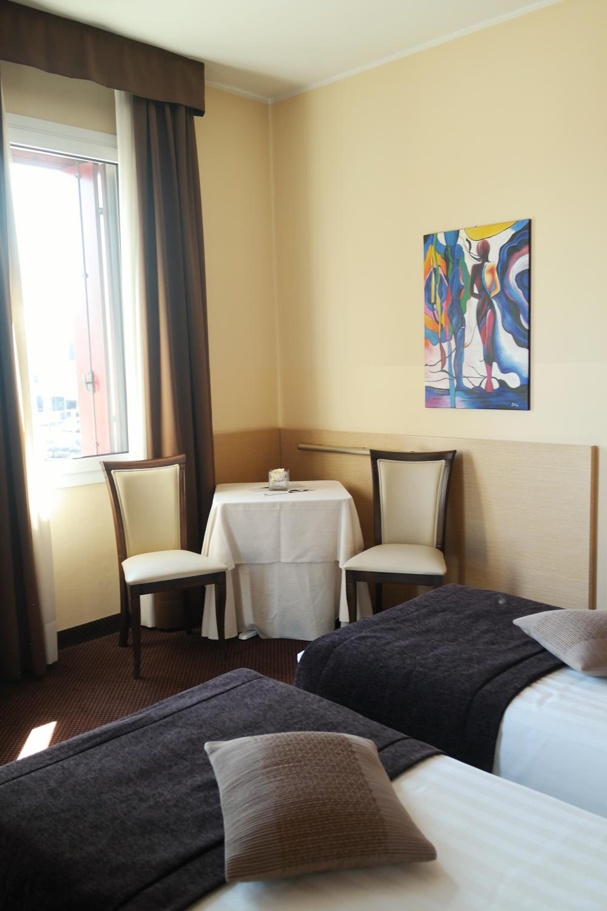 Double or Twin Room - Photo 6