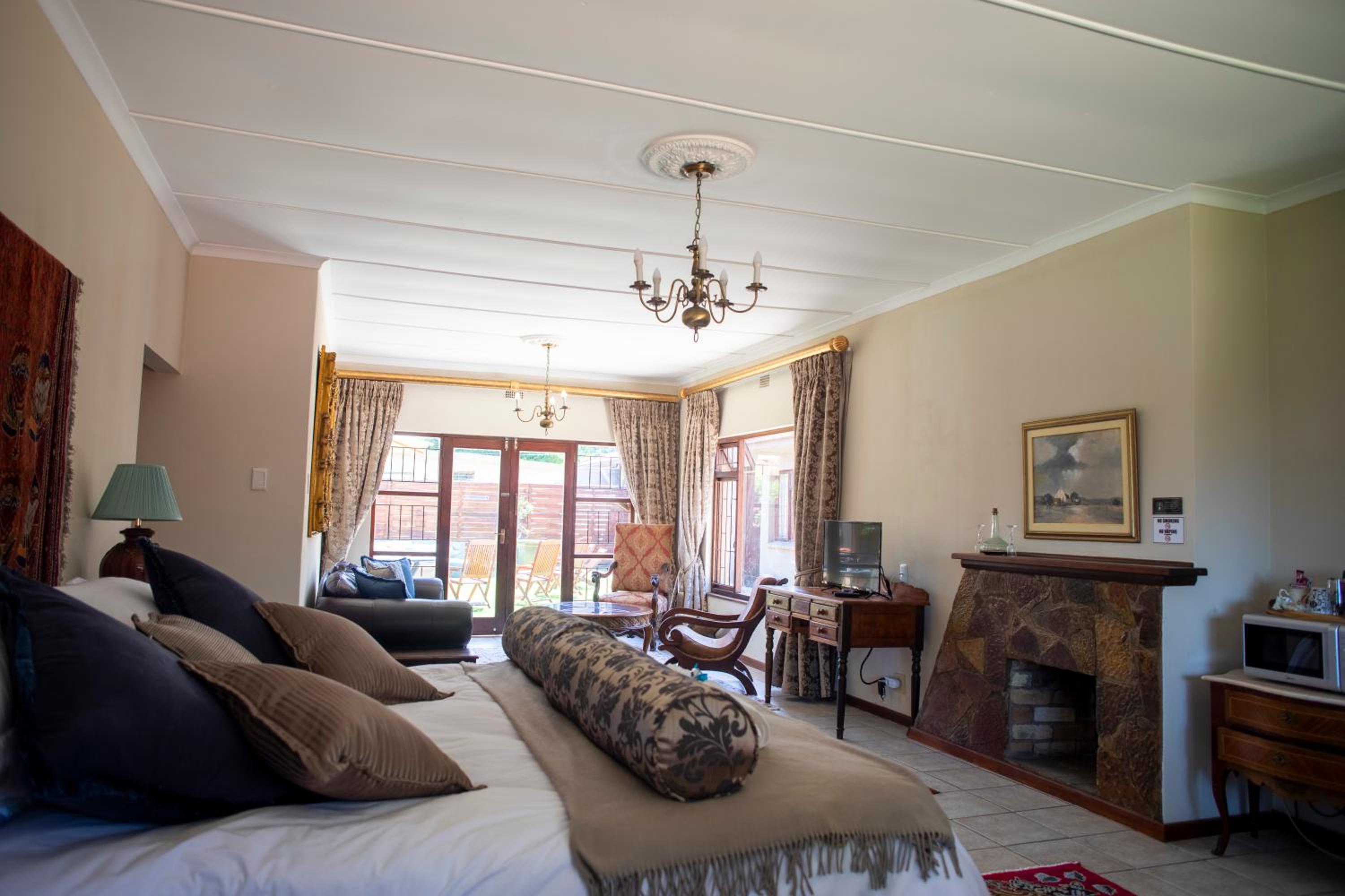 Family Room - Photo 10