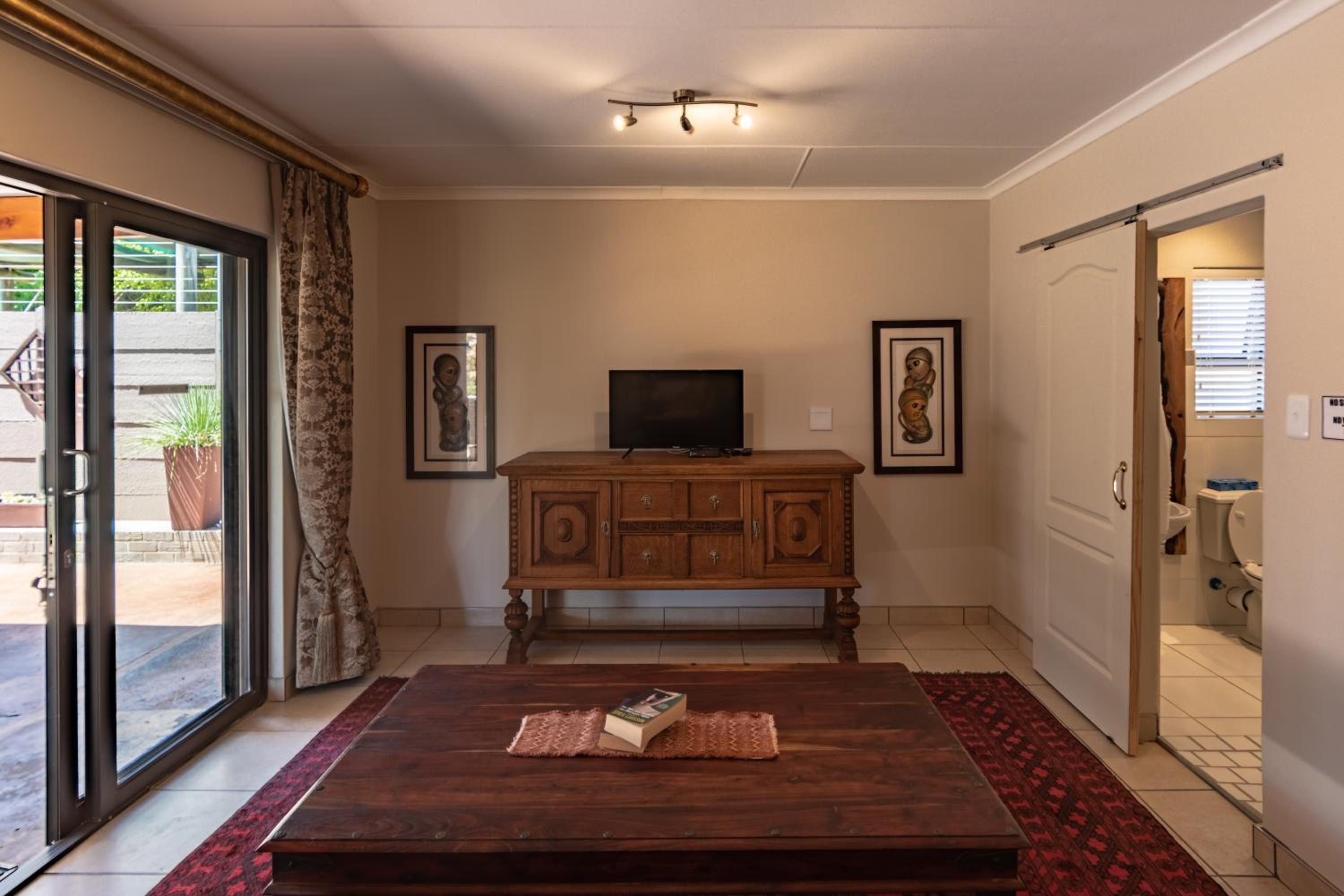 Family Room - Photo 15