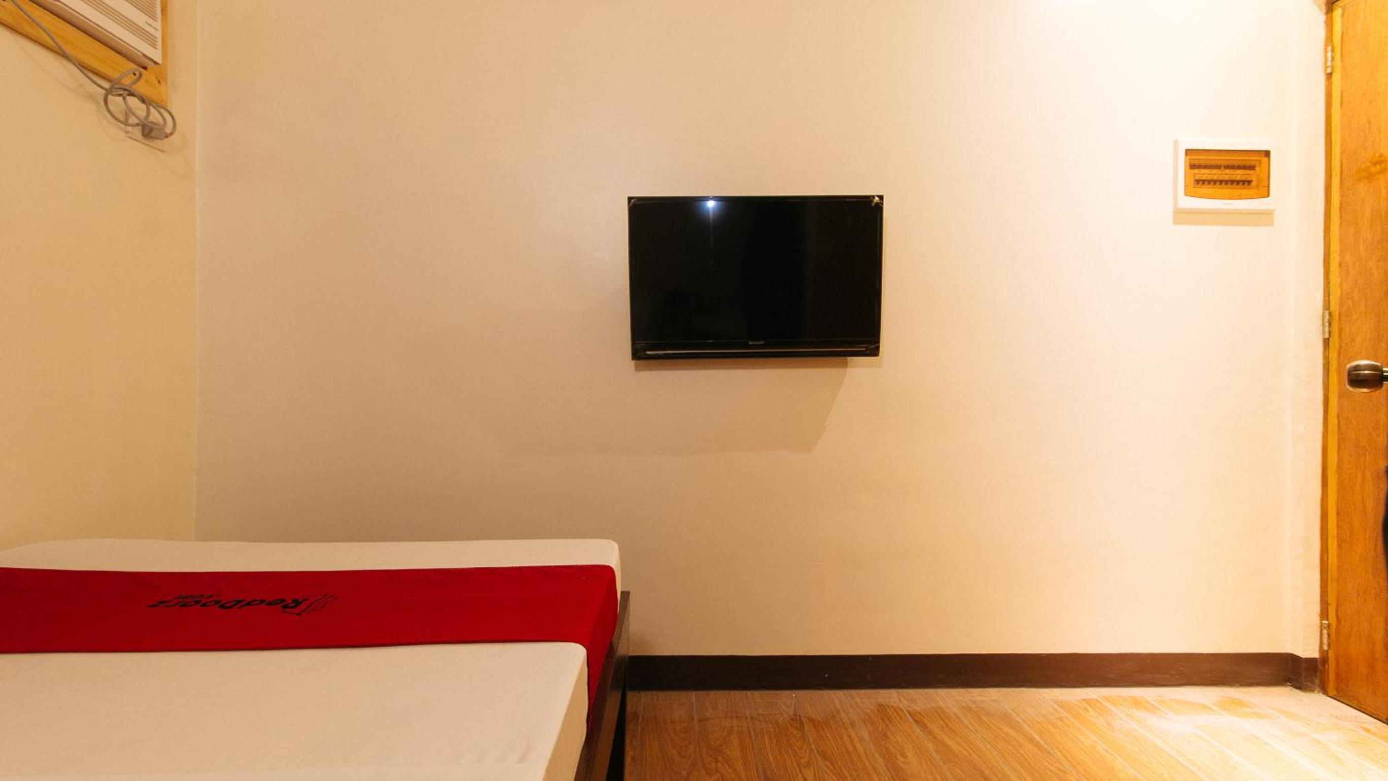 Double Room - Photo 9