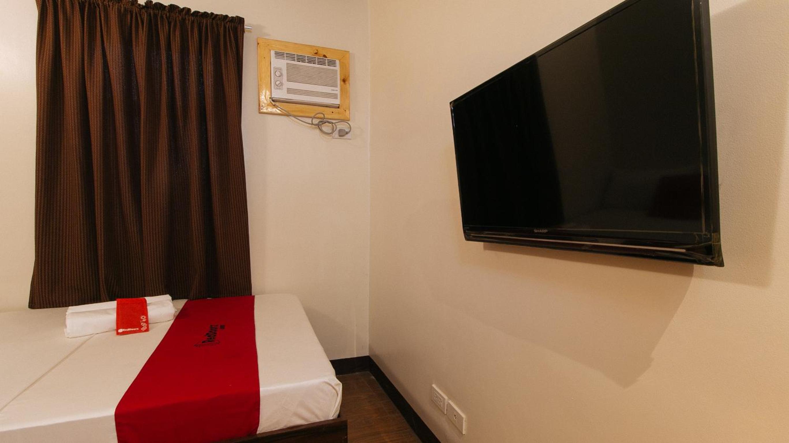 Double Room - Photo 11