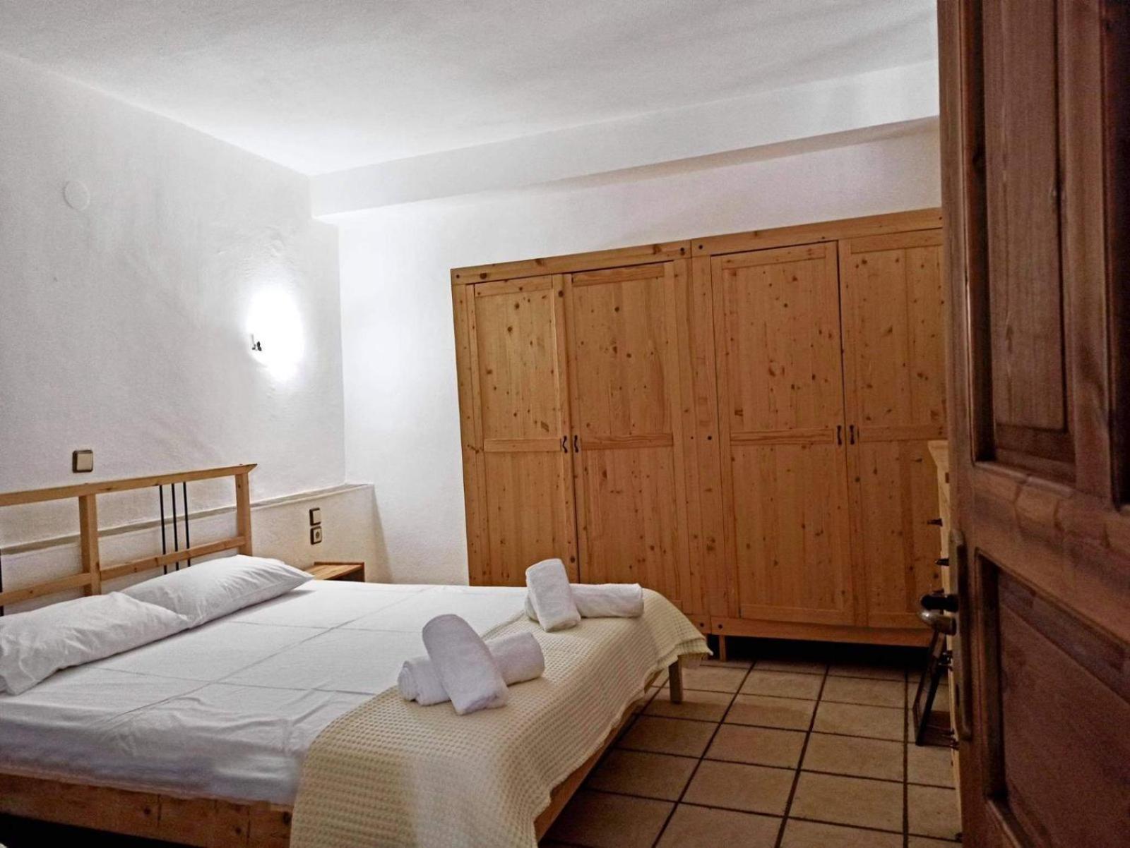 Two-Bedroom Apartment - Photo 9