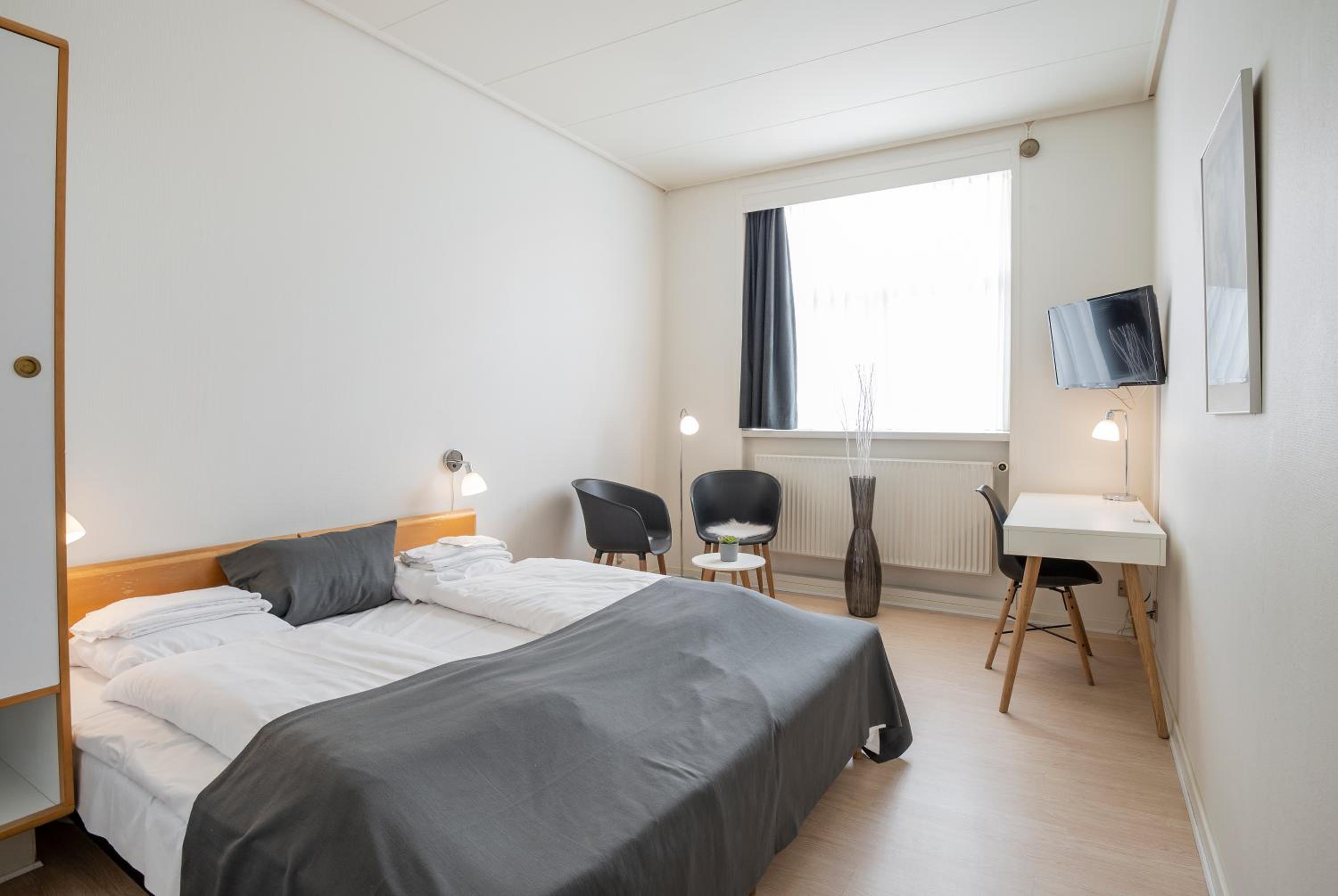 Twin Room - Photo 5