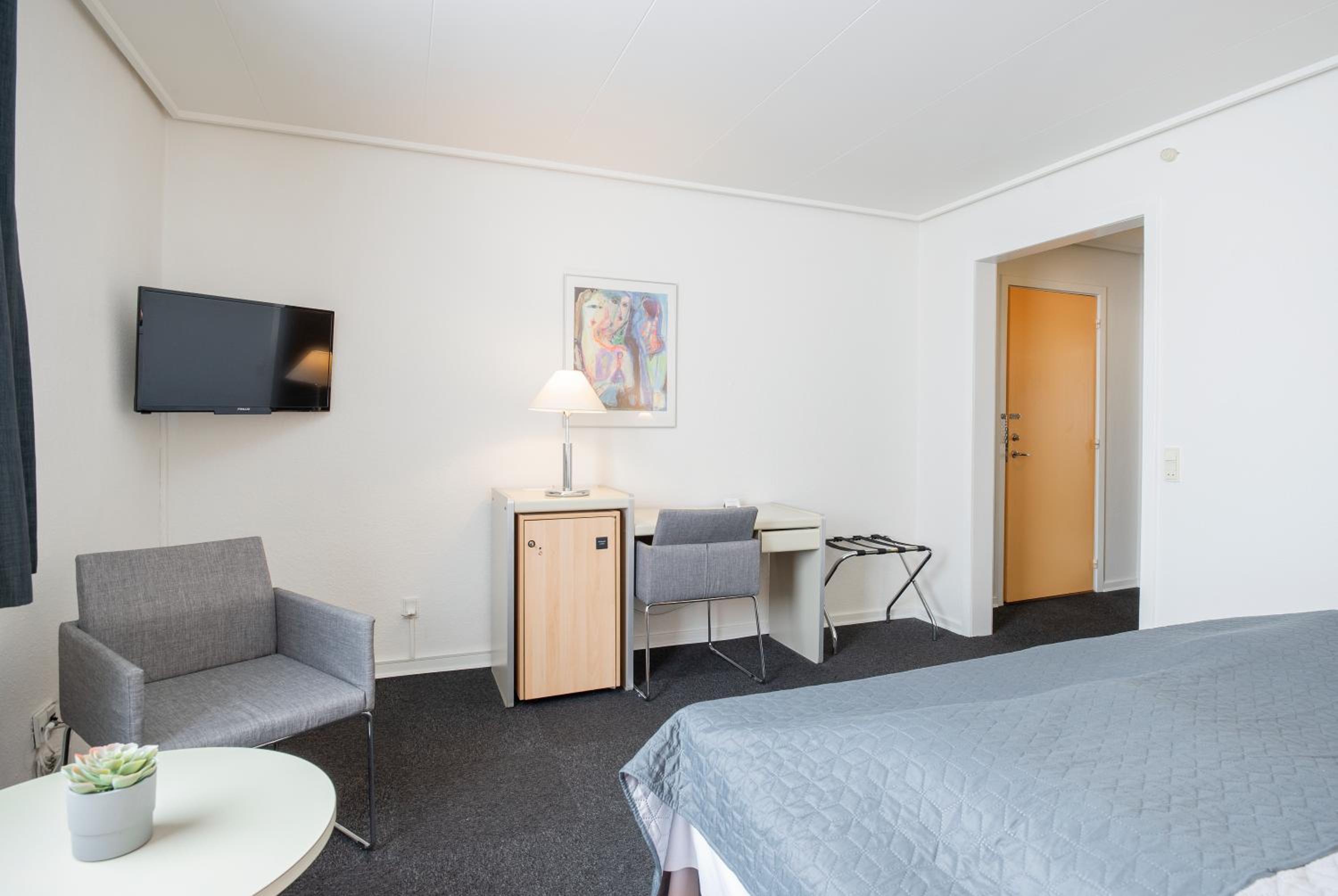 Twin Room - Photo 4