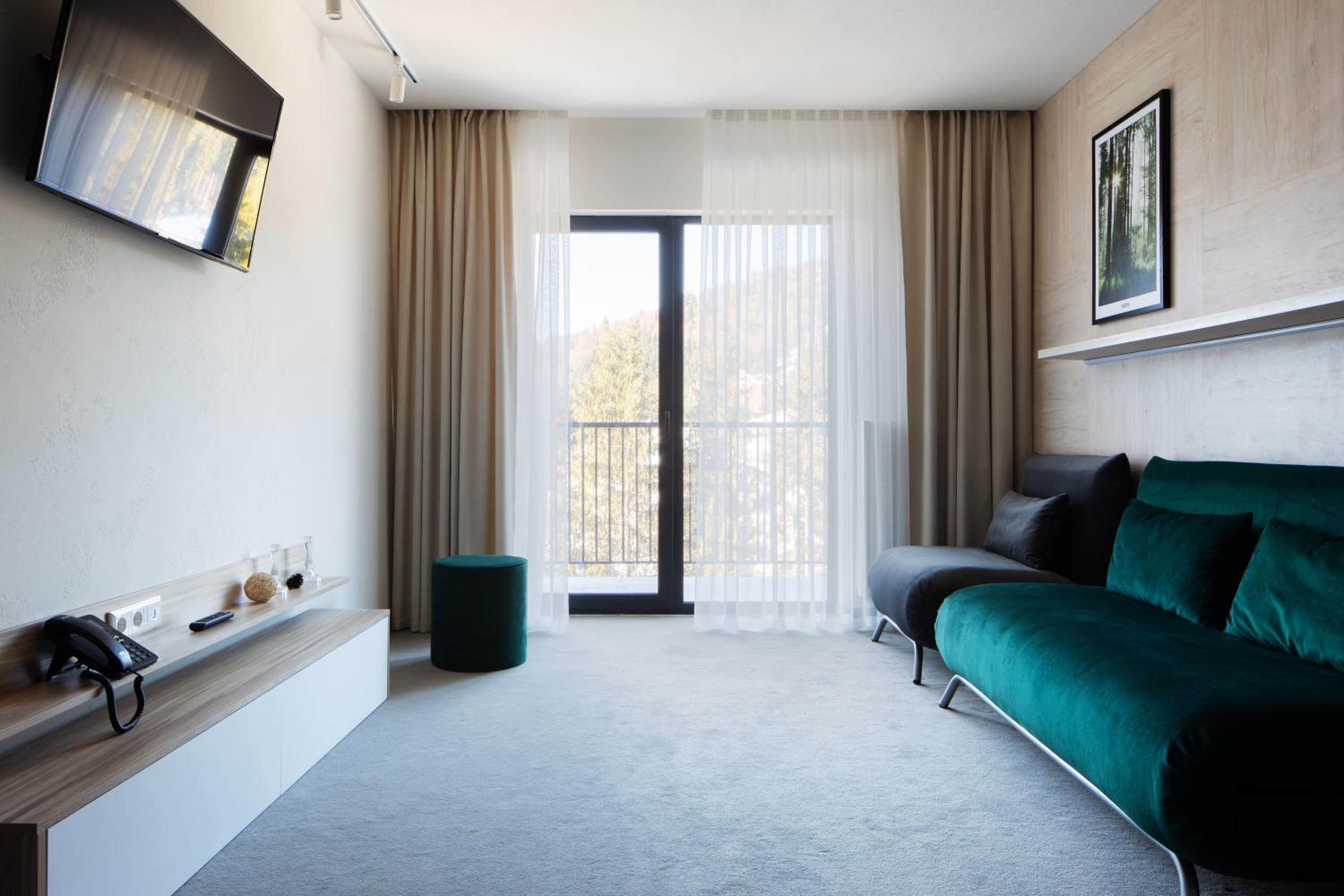 Superior Suite with Mountain View