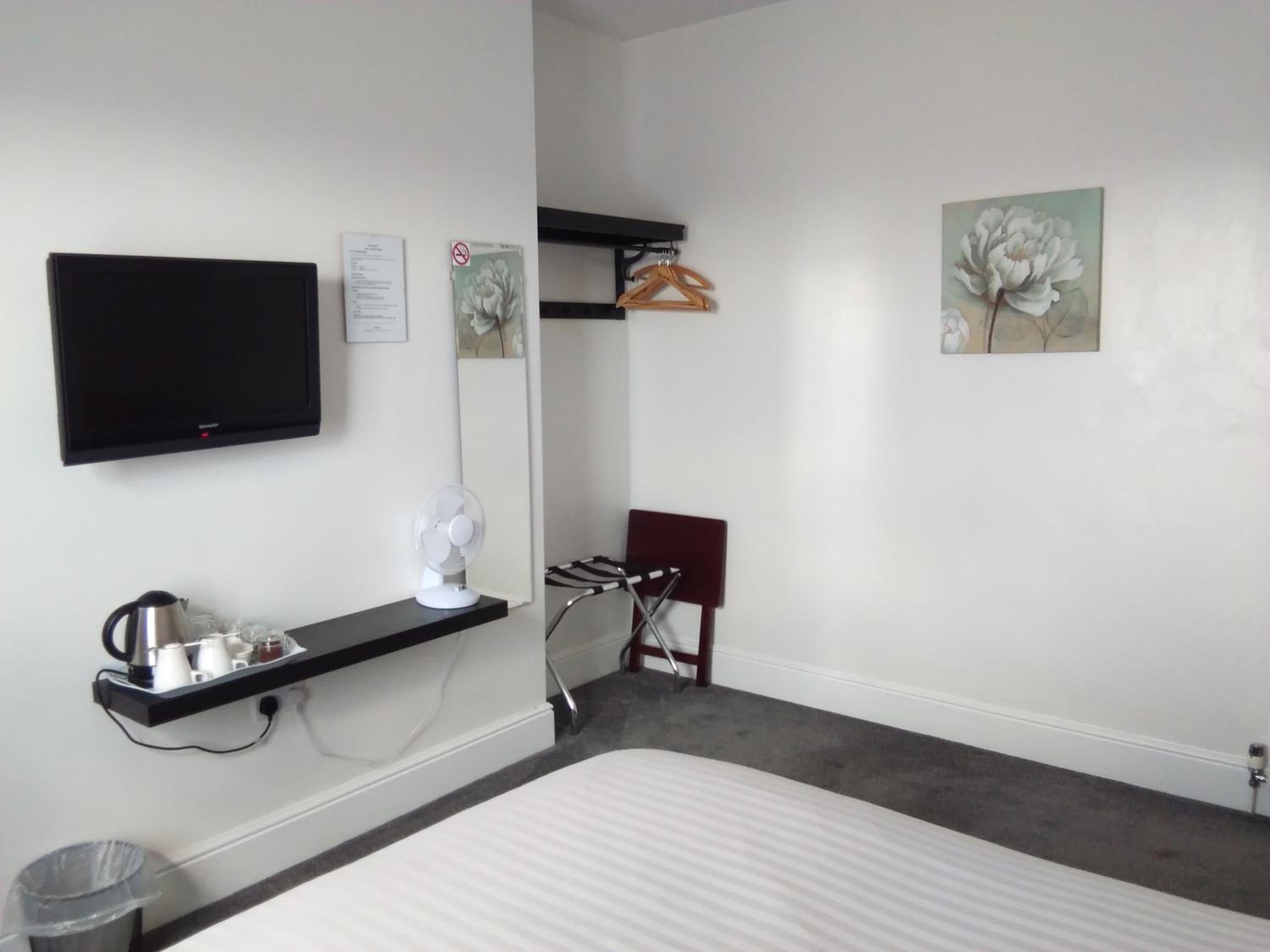 Budget Double Room photo 3