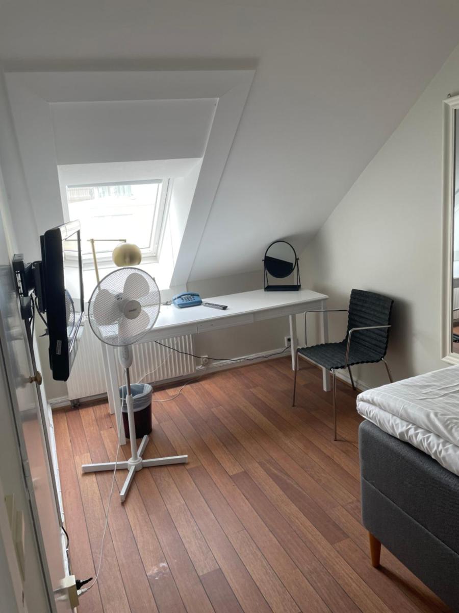 Standard Single Room with Shared Bathroom photo 2