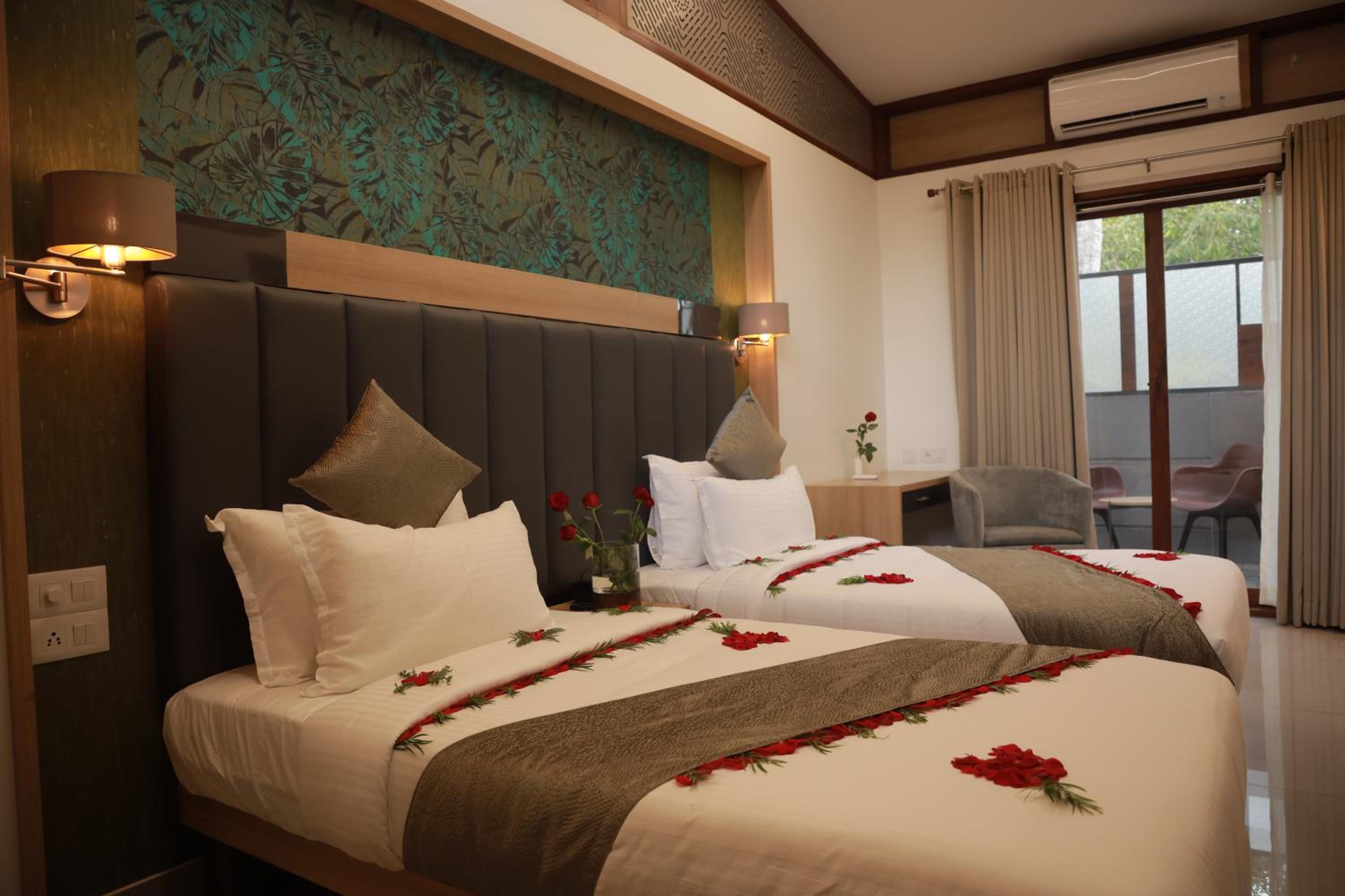 Suite with Garden View - Photo 1