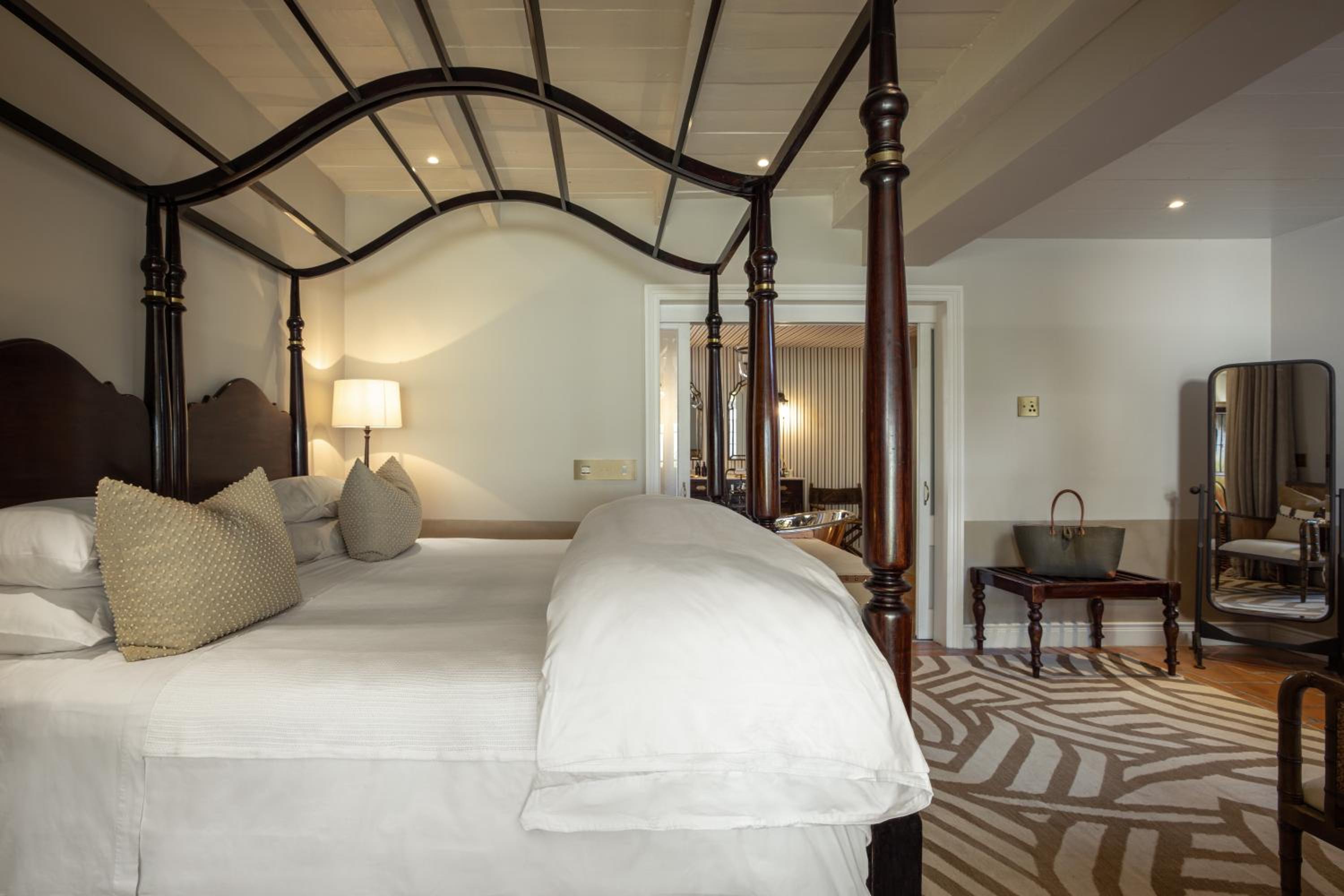 Deluxe King Suite - Photo 1