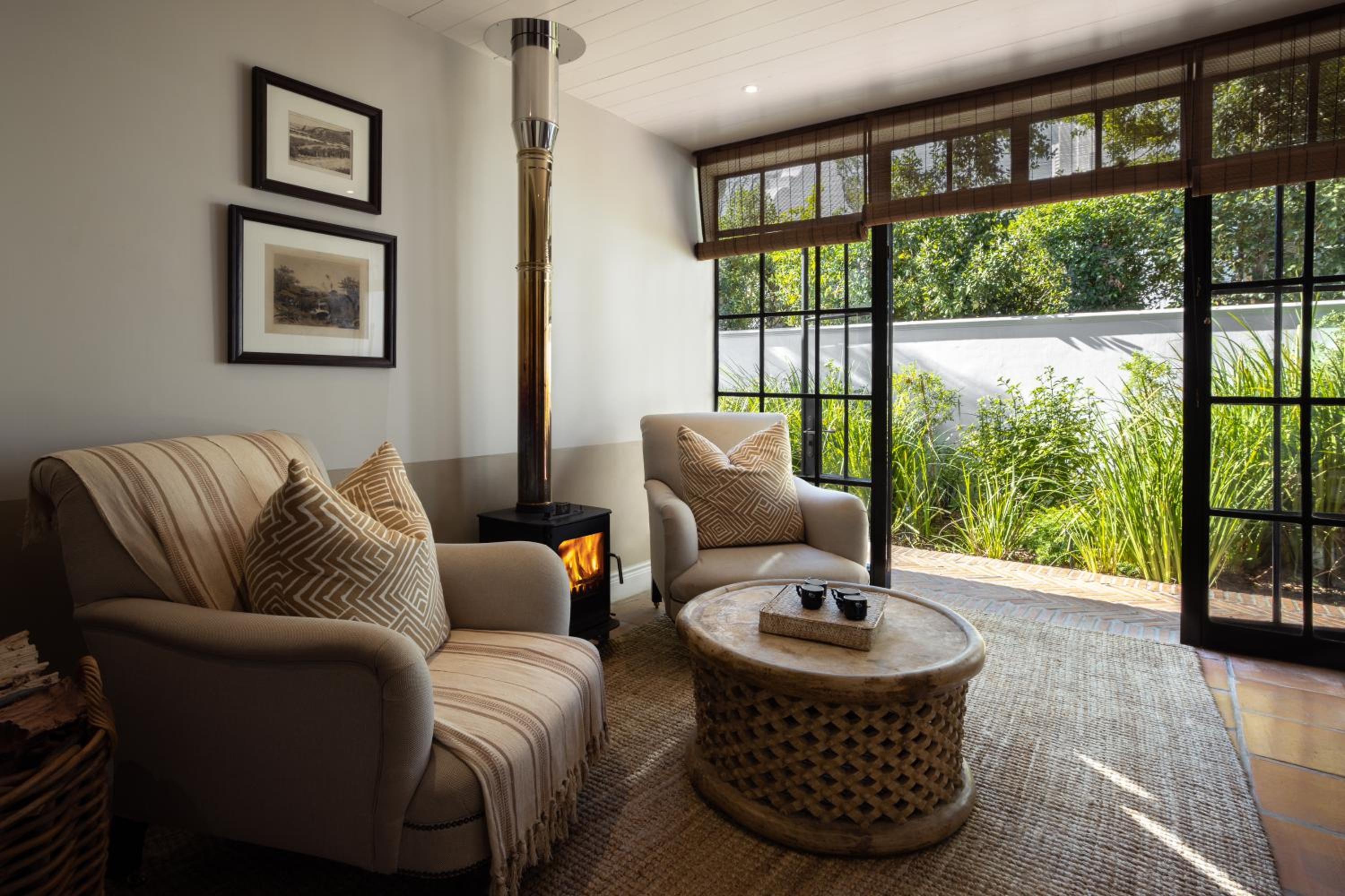 Deluxe King Suite - Photo 5
