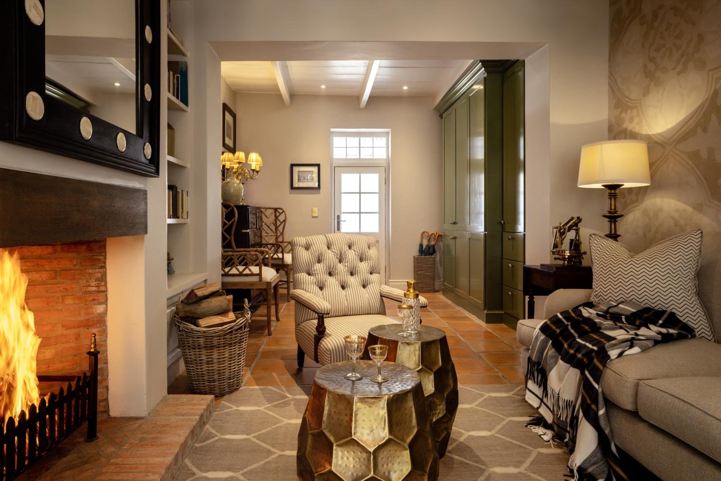 Deluxe King Suite - Photo 6