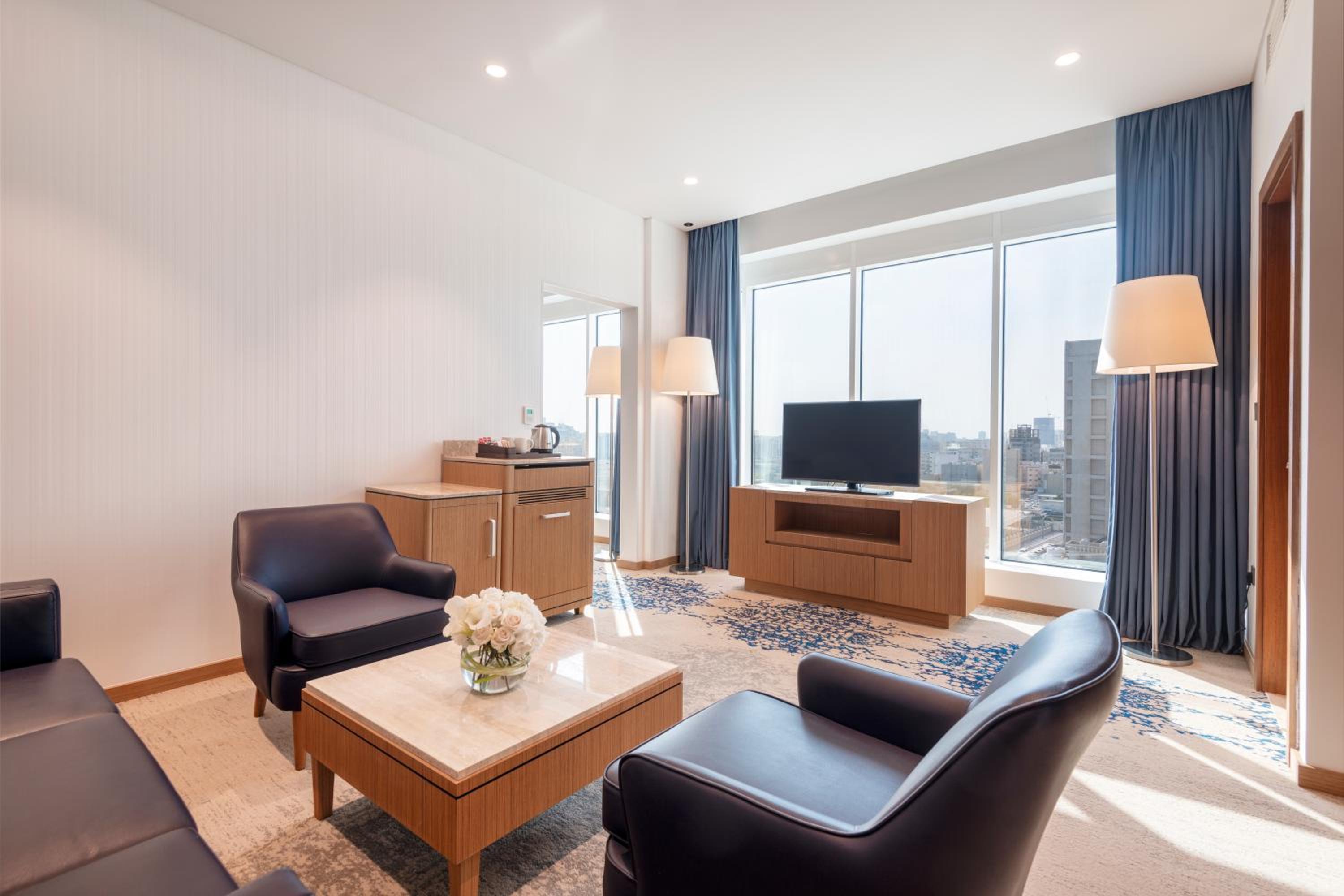 Executive Suite - Photo 1
